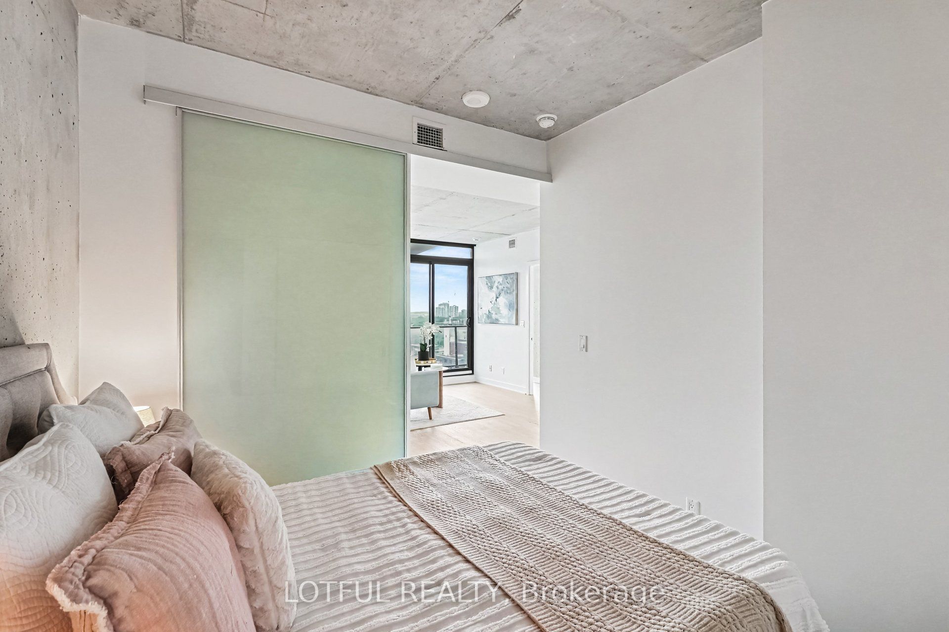 203 Catherine Street 1309 Property Photo 13