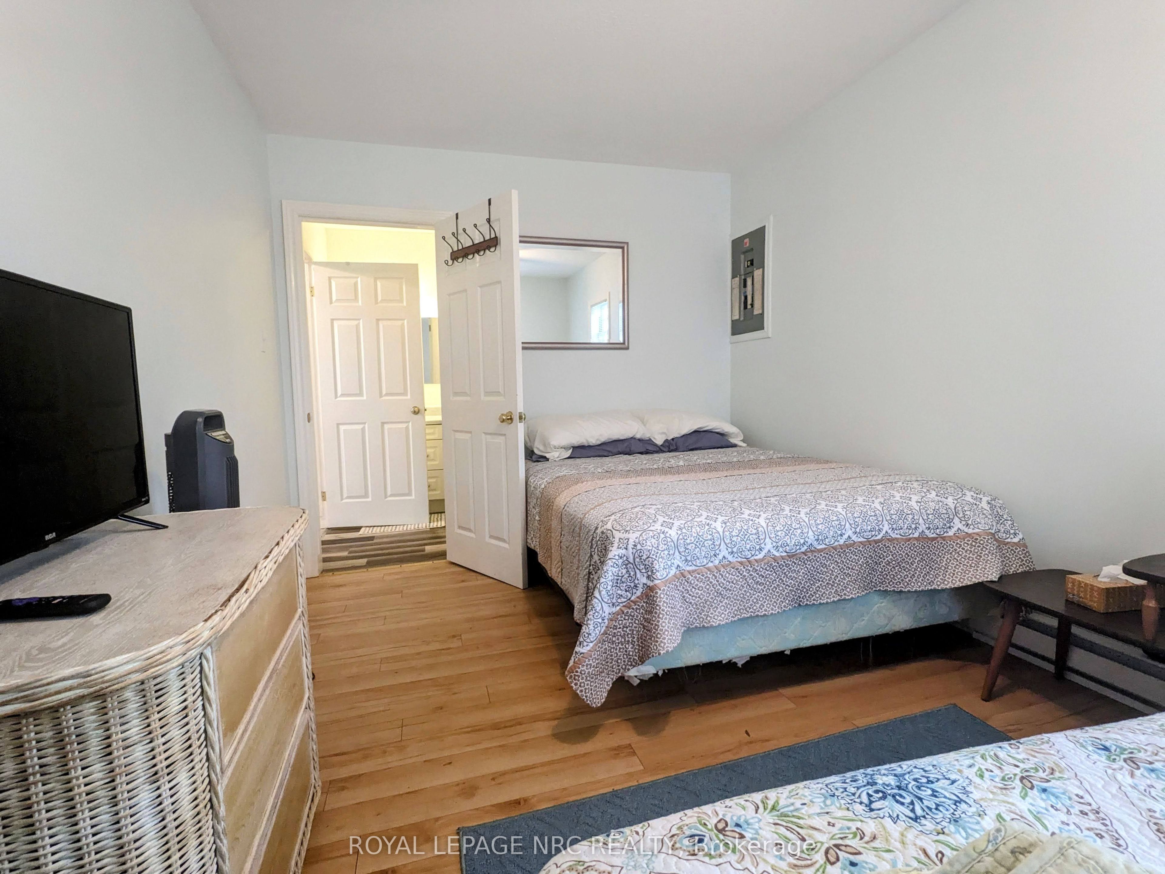 370 Beechwood Avenue B Property Photo 10