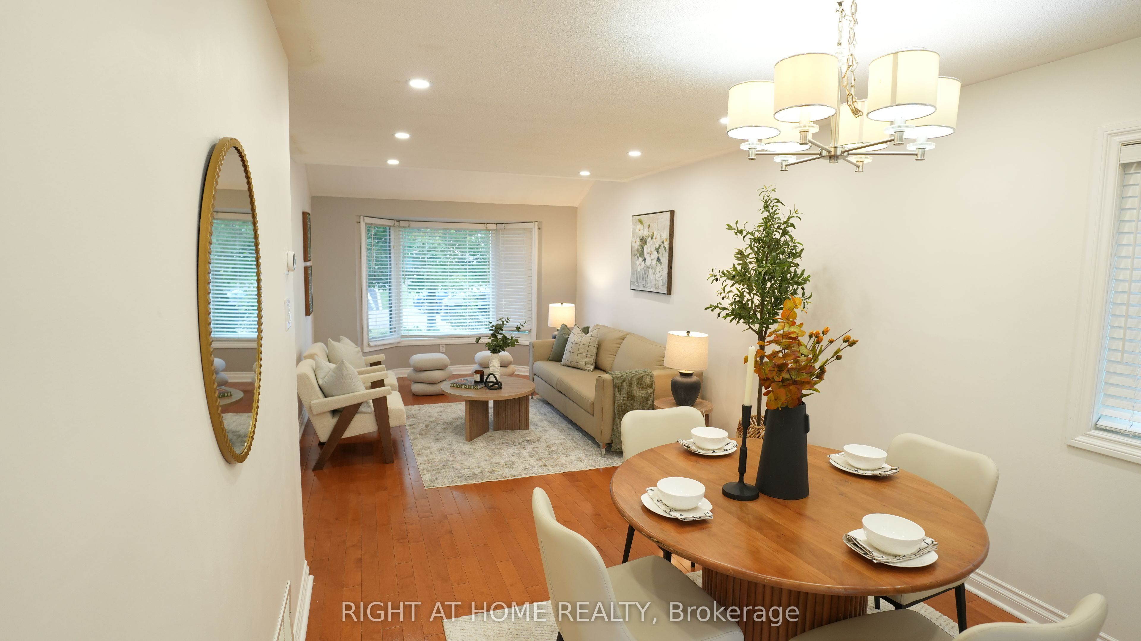 672 Farmbrook Crescent Property Photo 6