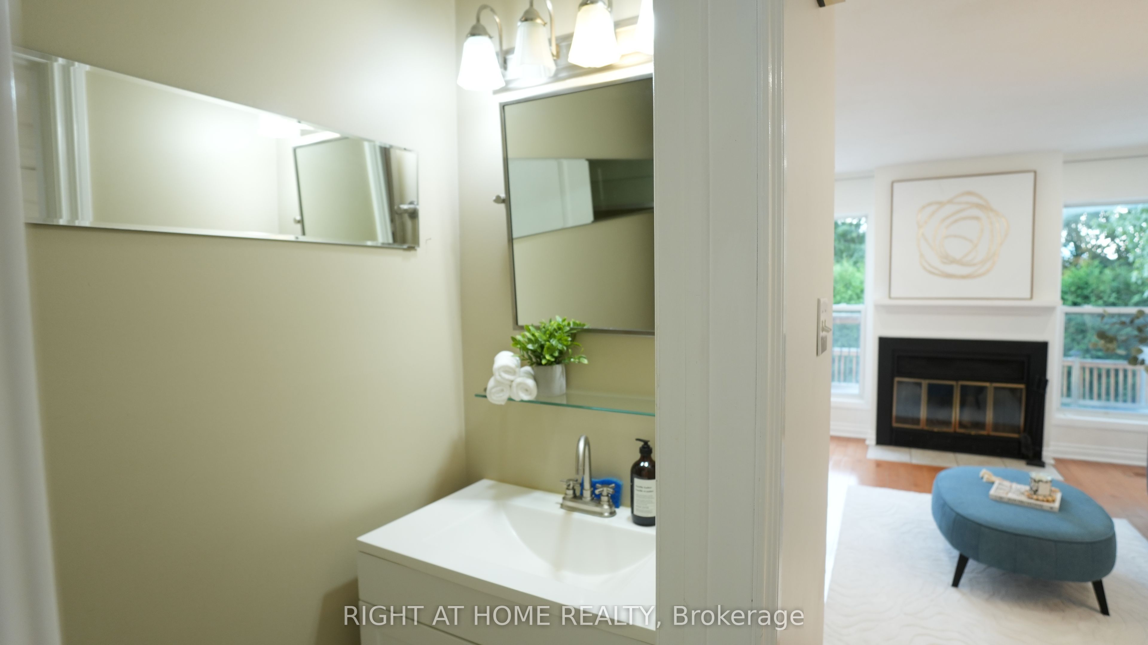 672 Farmbrook Crescent Property Photo 12