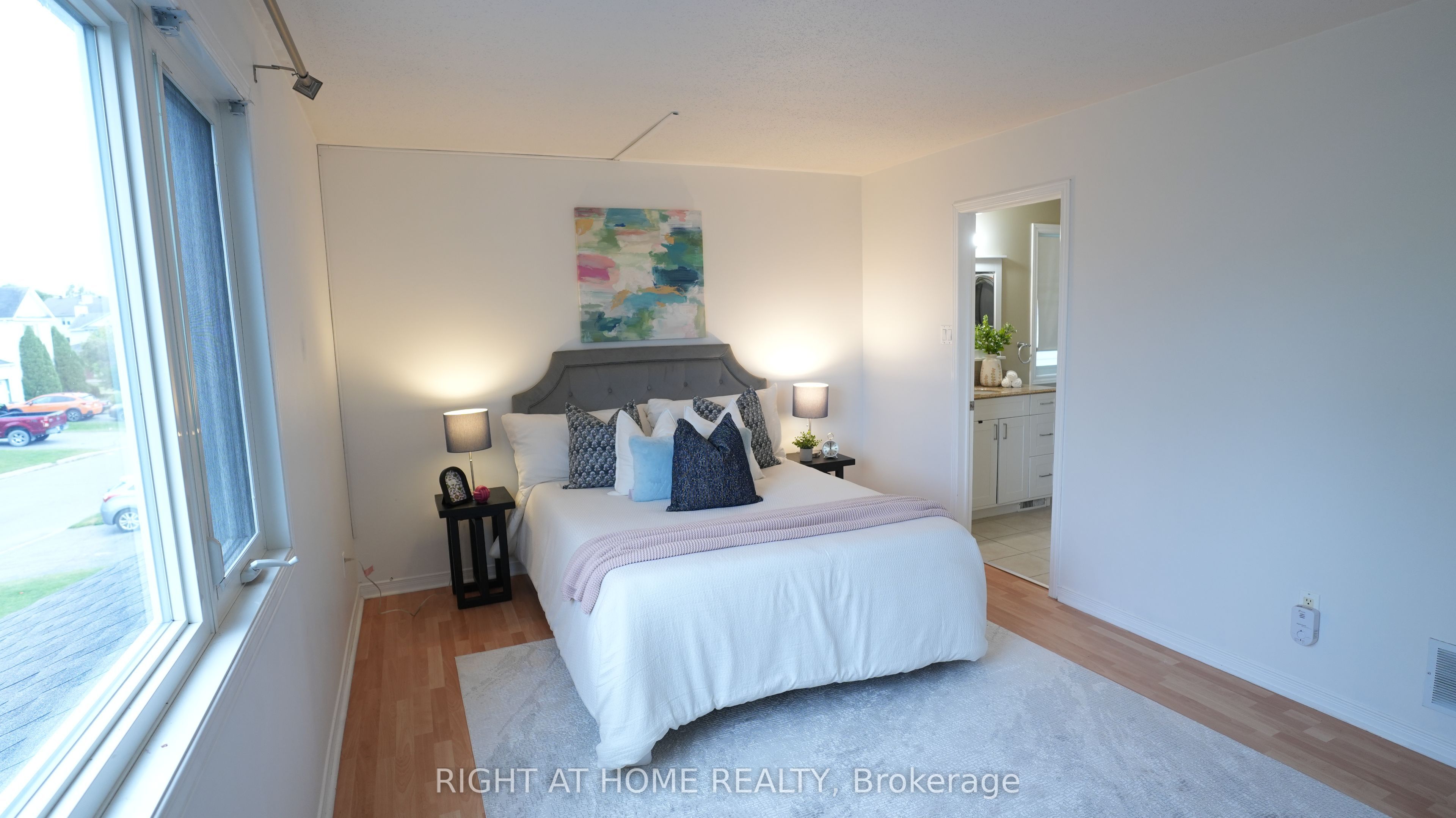 672 Farmbrook Crescent Property Photo 17