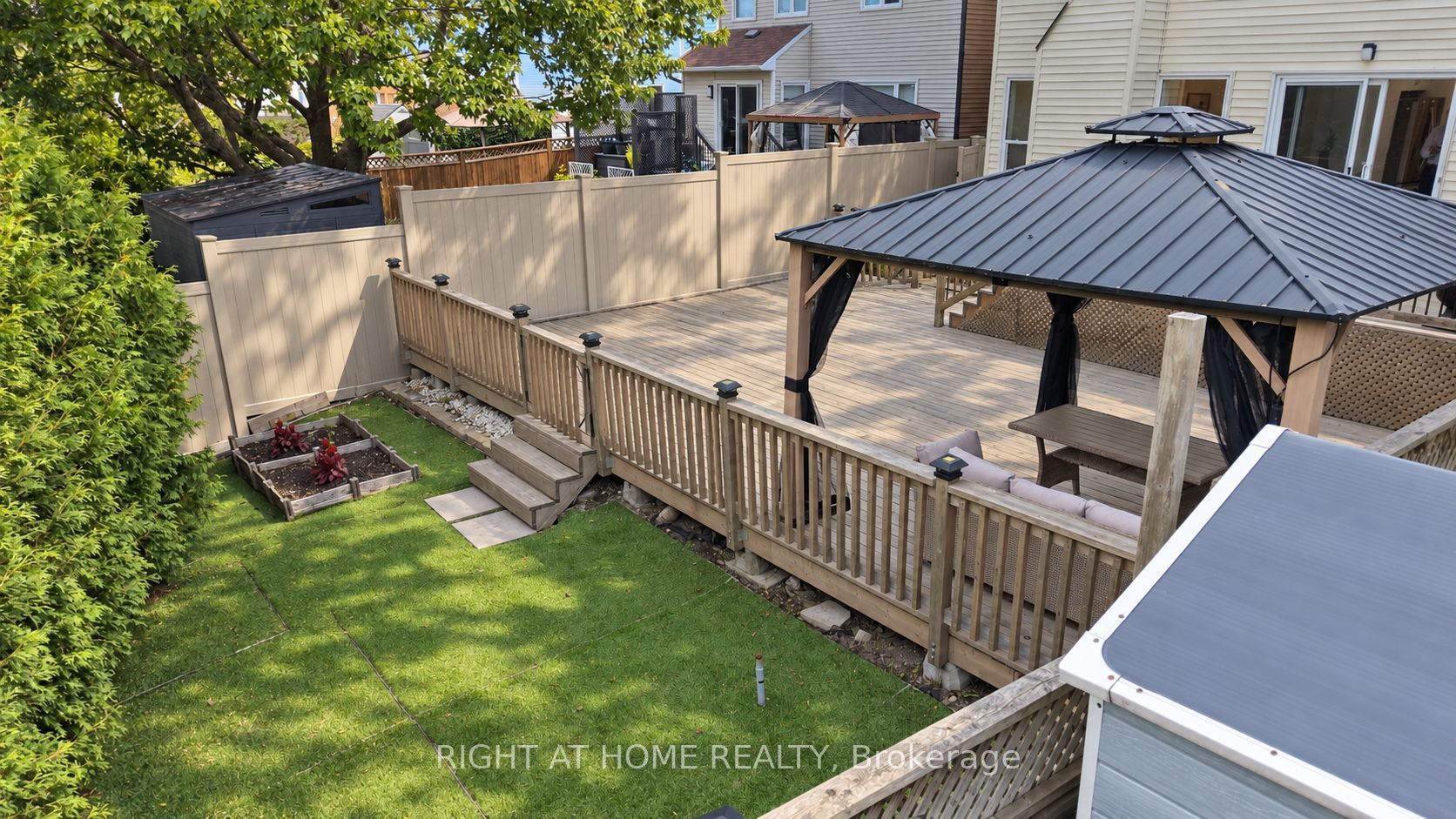 672 Farmbrook Crescent Property Photo 28