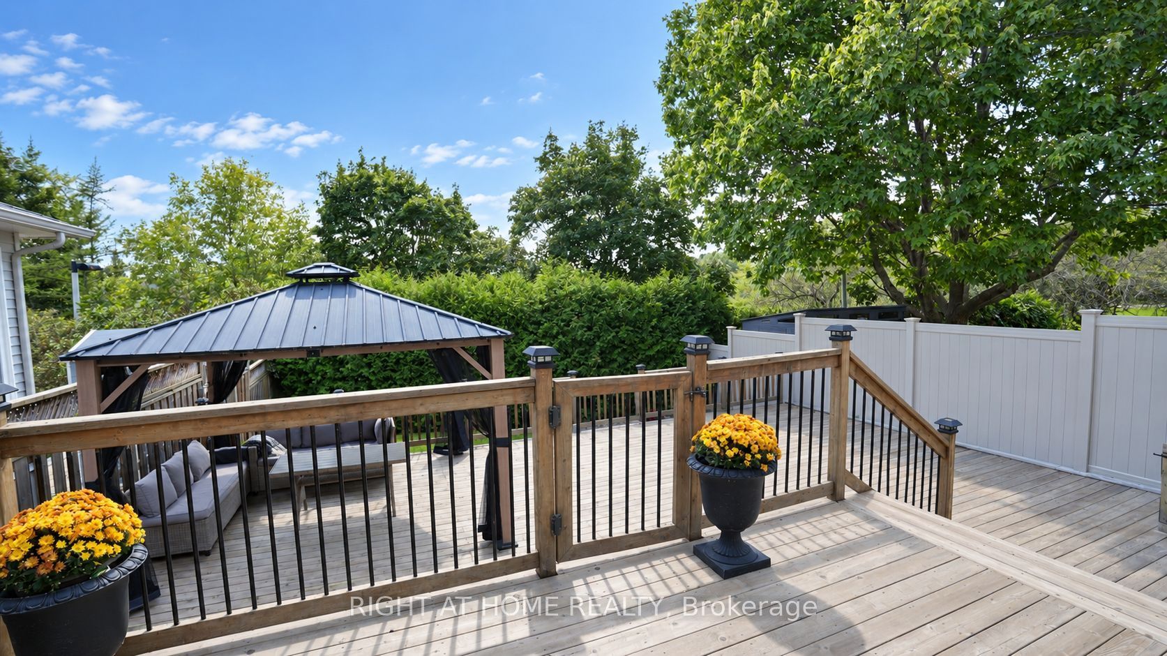 672 Farmbrook Crescent Property Photo 29