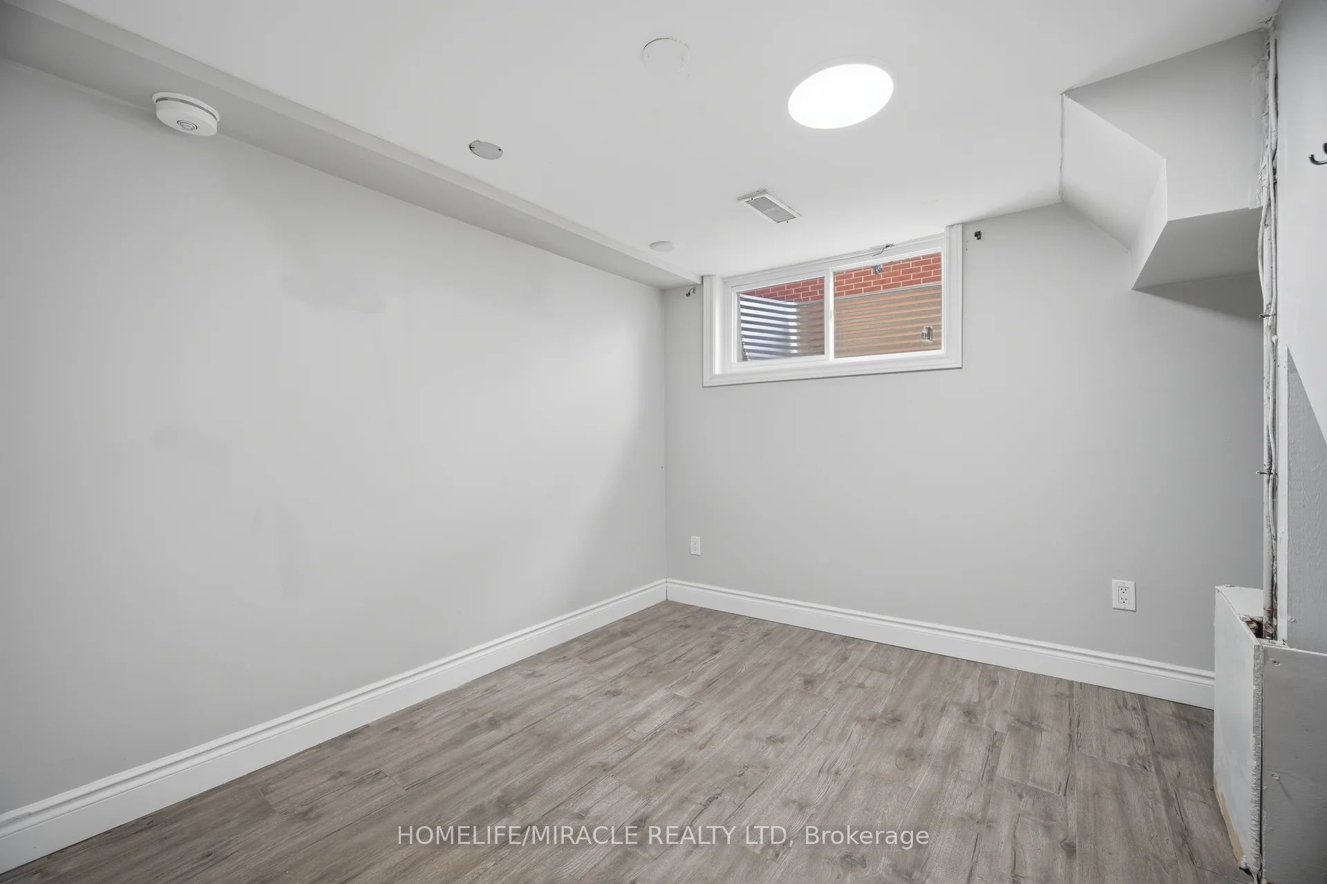 199 Allen Street Bsmt Property Photo 18