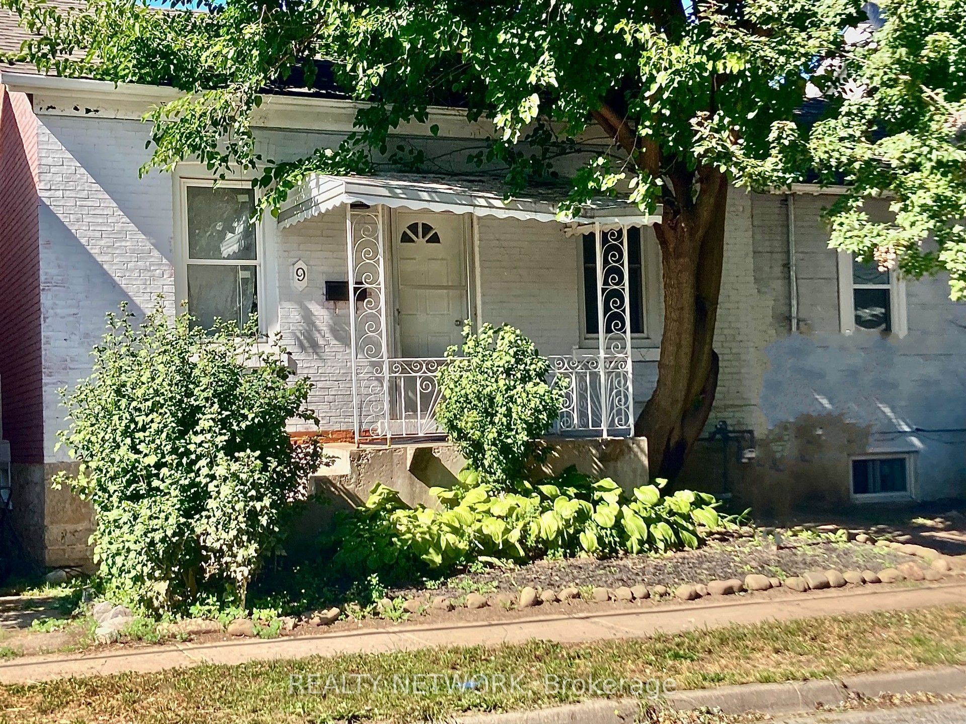 9 Woodland Avenue Property Photo 1