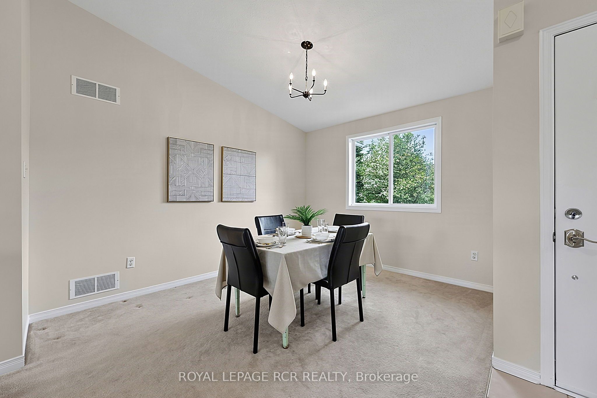 12 Peter Street Property Photo 16