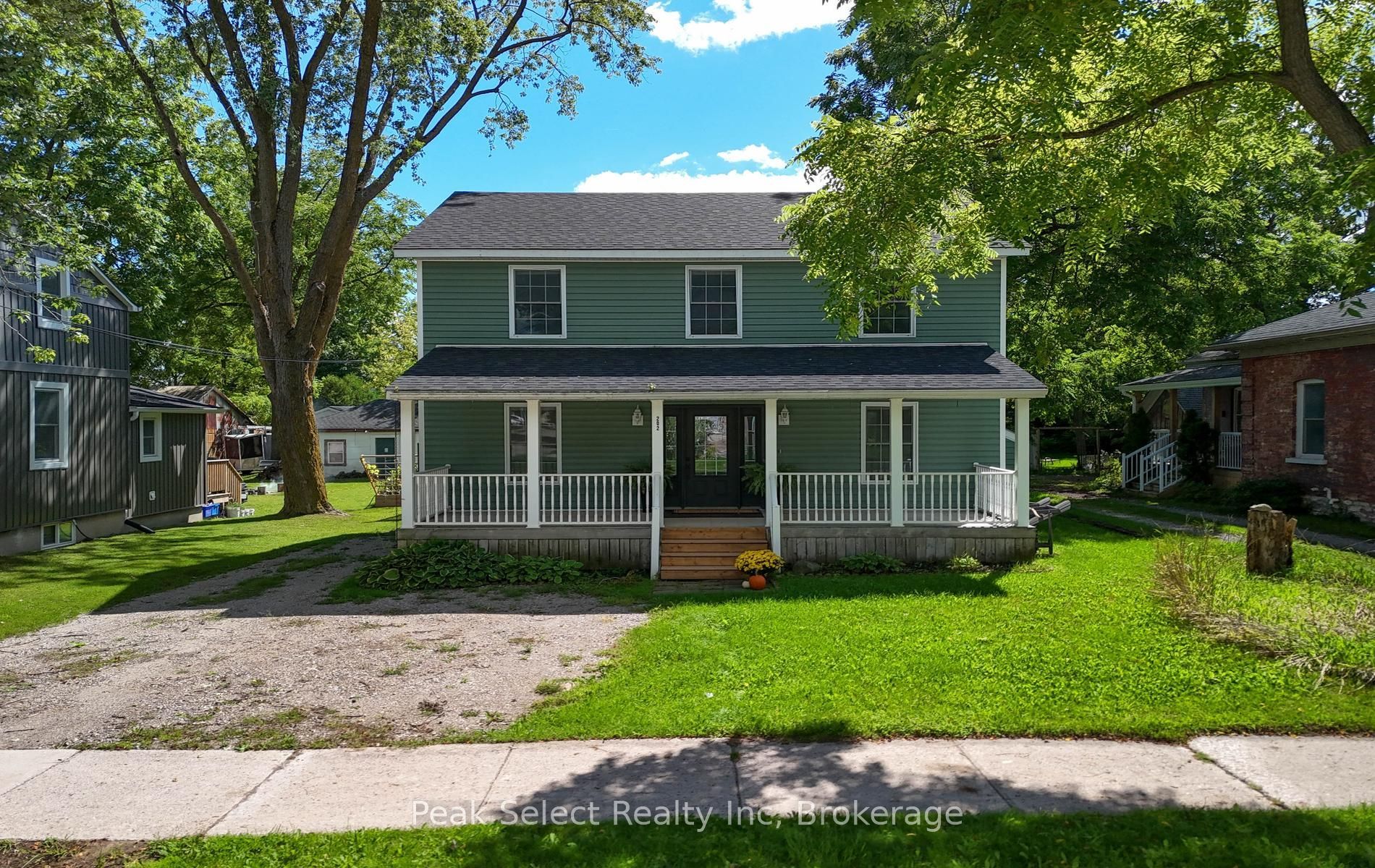202 Queen Street W