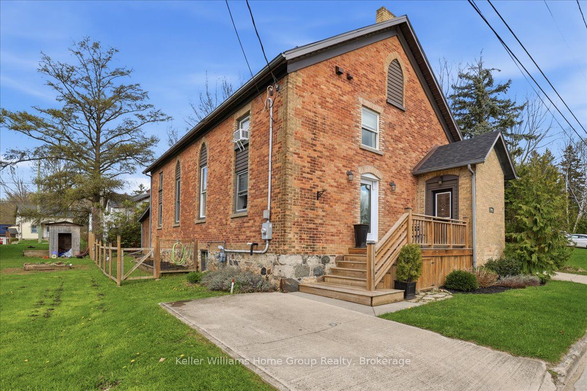 44 2nd Avenue Property Photo 2
