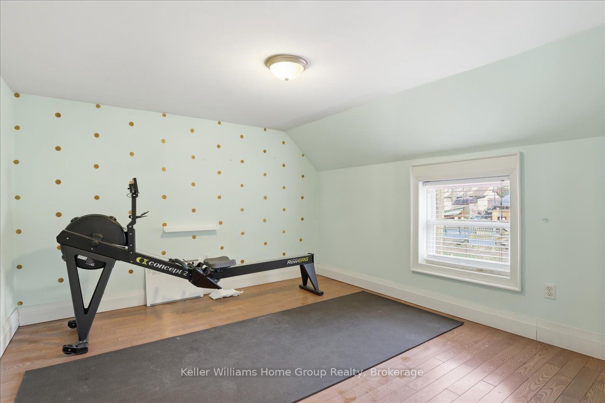 44 2nd Avenue Property Photo 15