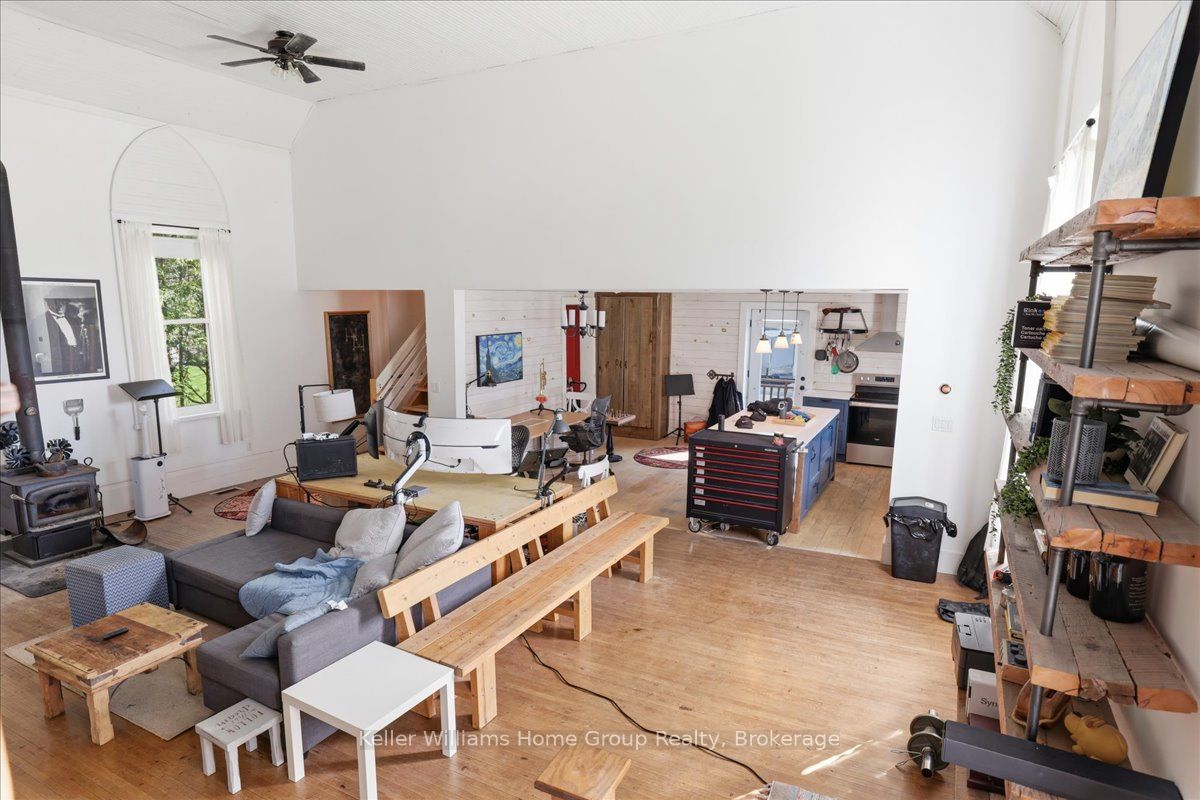 44 2nd Avenue Property Photo 18