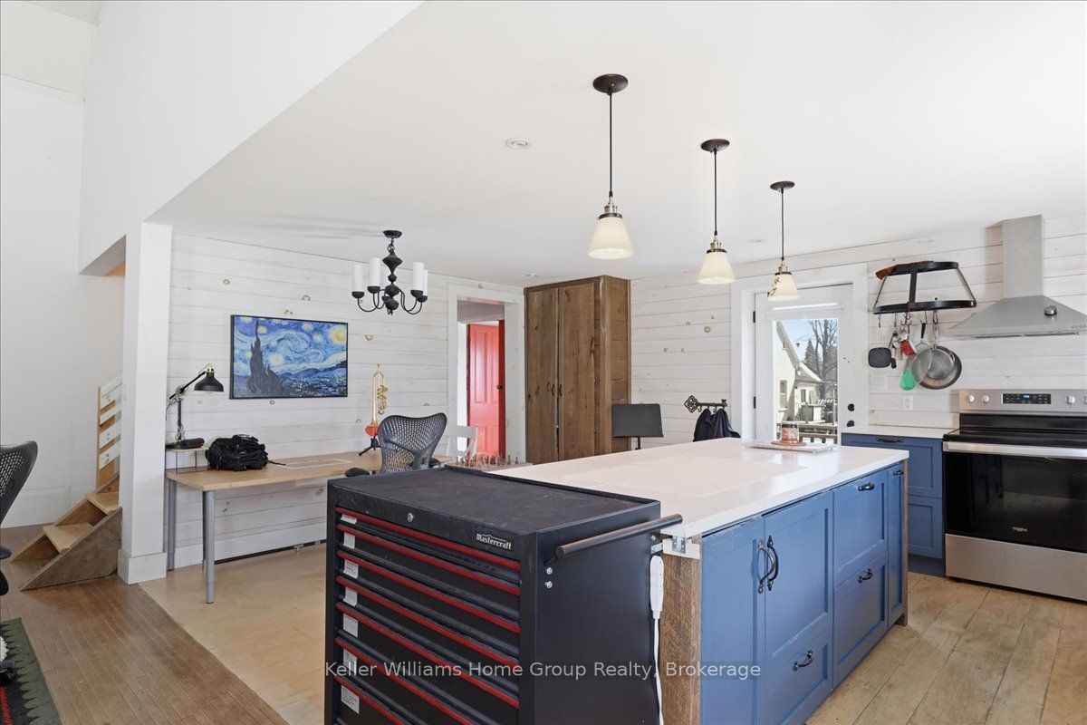 44 2nd Avenue Property Photo 19