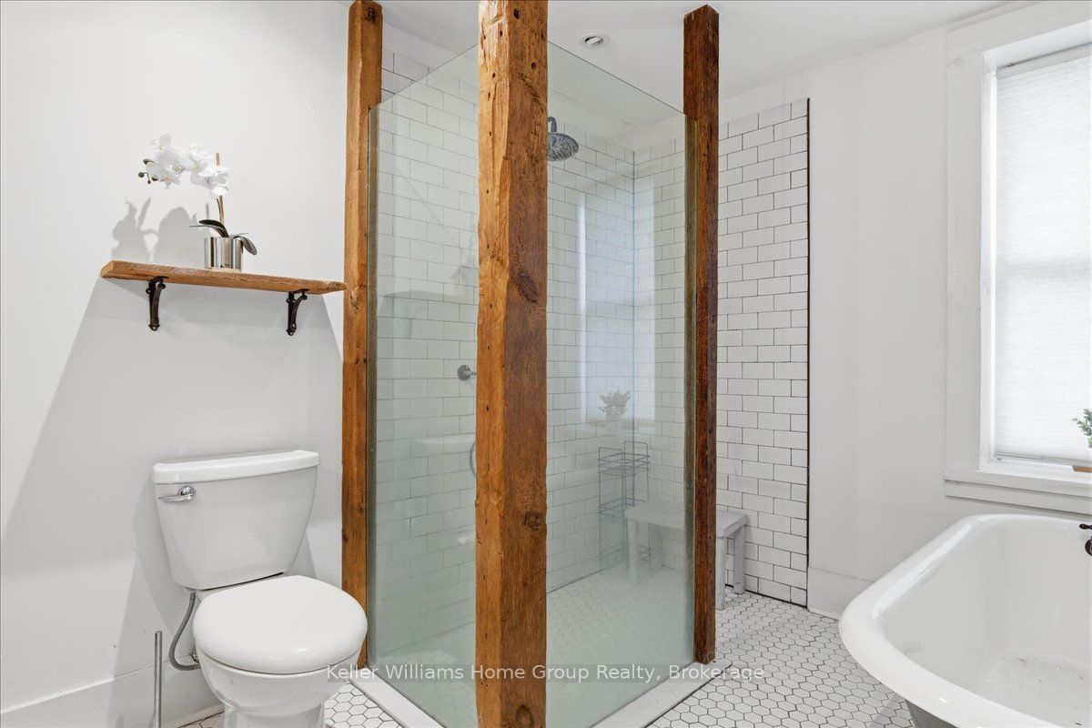 44 2nd Avenue Property Photo 28