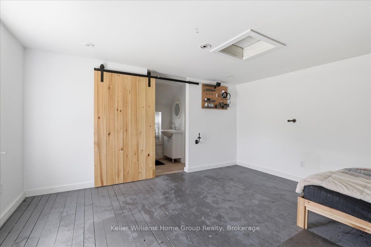 44 2nd Avenue Property Photo 32
