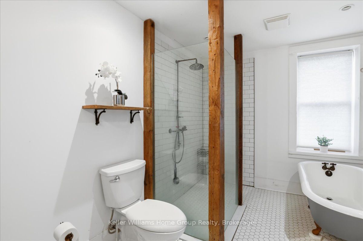 44 2nd Avenue Property Photo 36