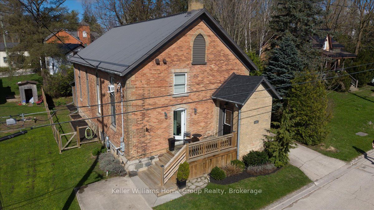 44 2nd Avenue Property Photo 37