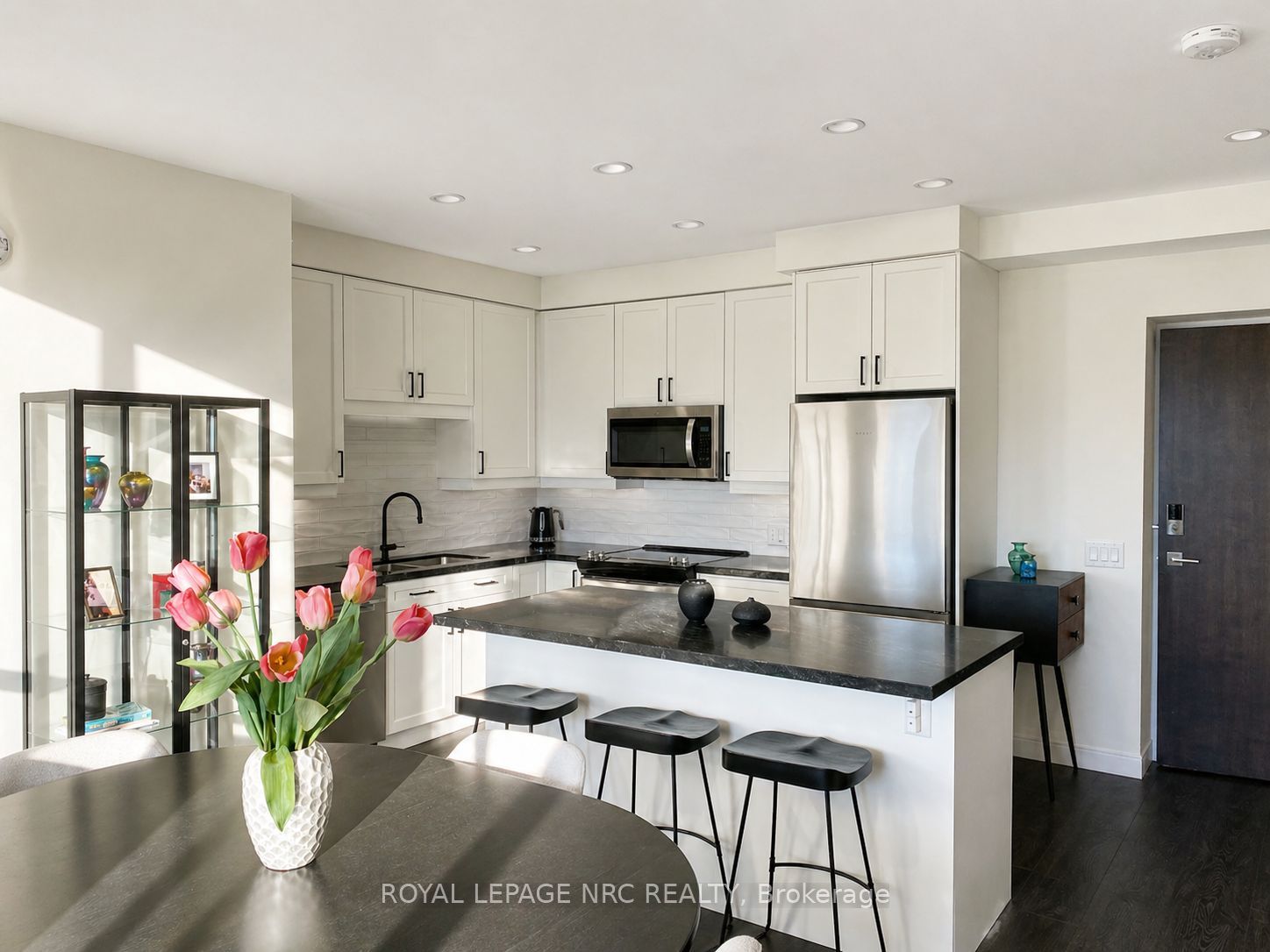 118 West Street 604 Property Photo 1