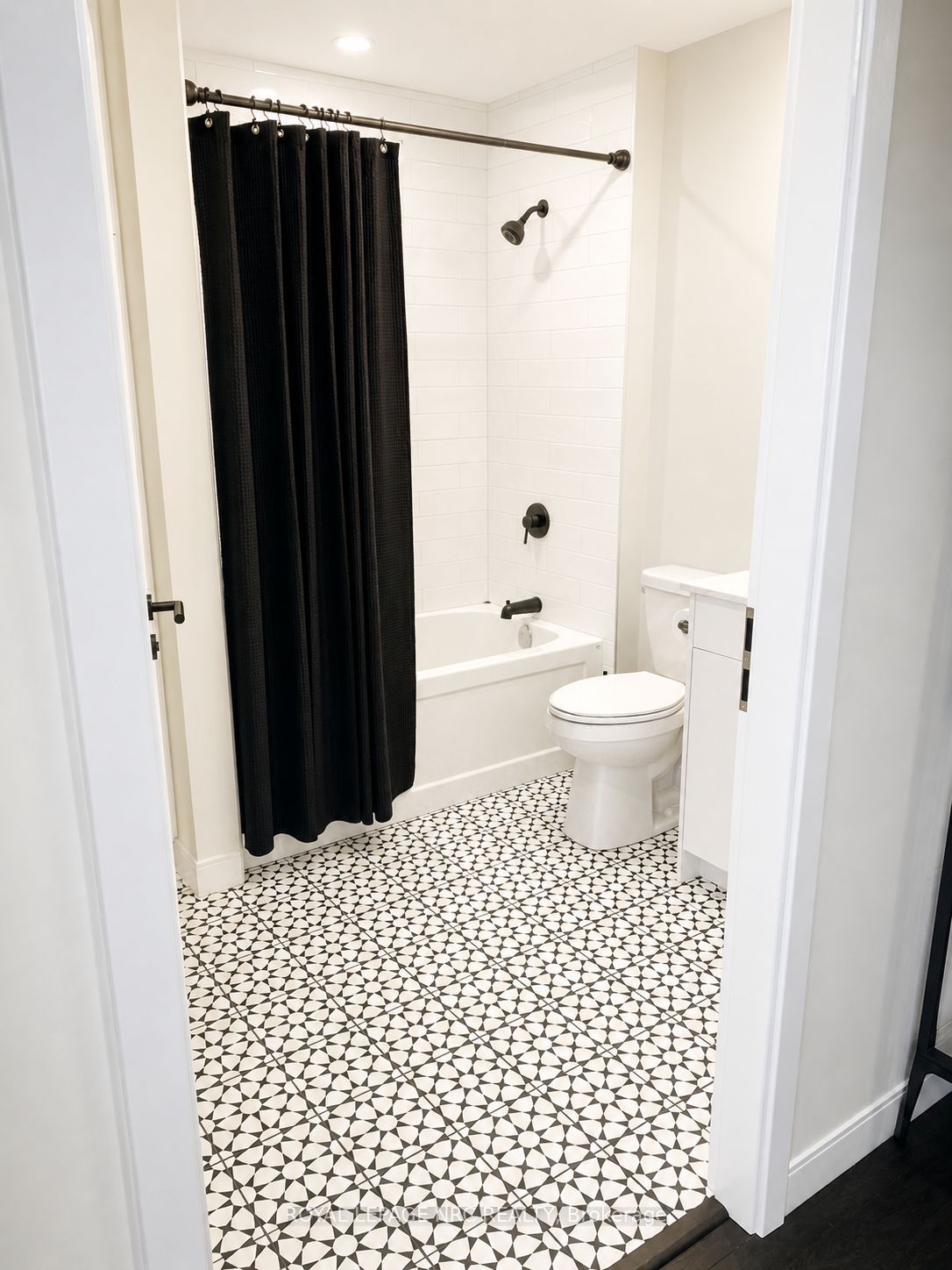 118 West Street 604 Property Photo 9