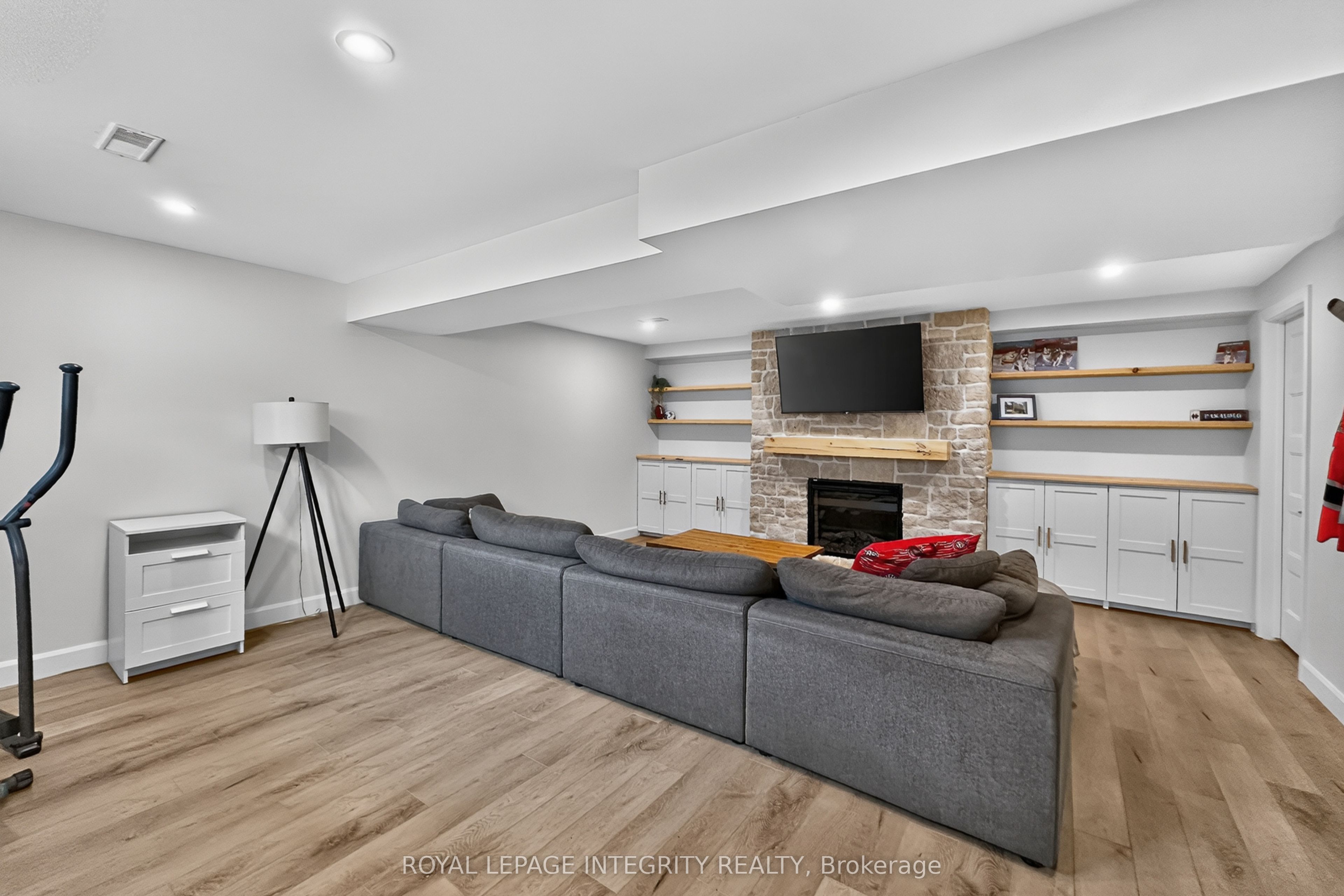 198 Bourdeau Boulevard Property Photo 29