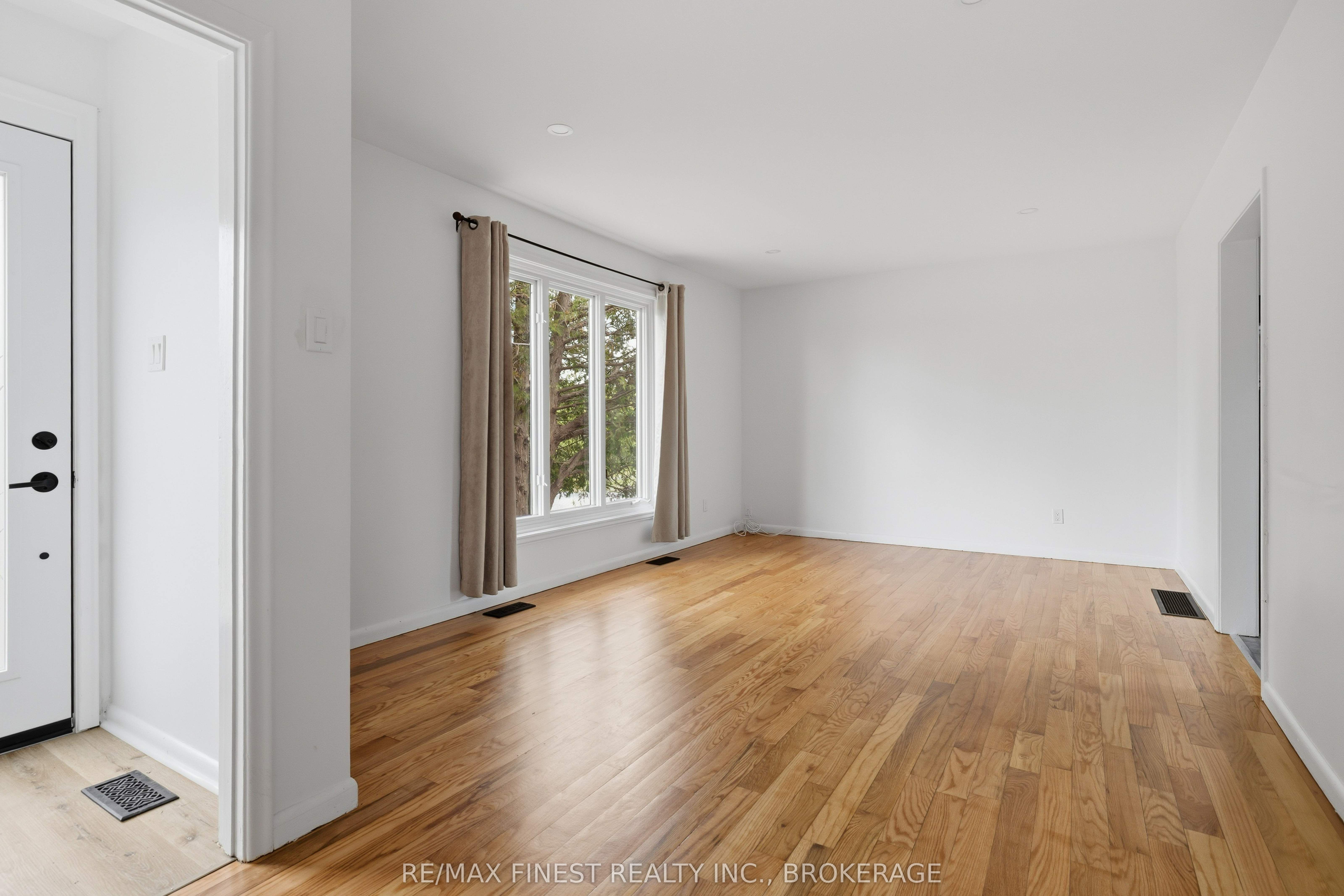 1604 Joyceville Road Property Photo 3