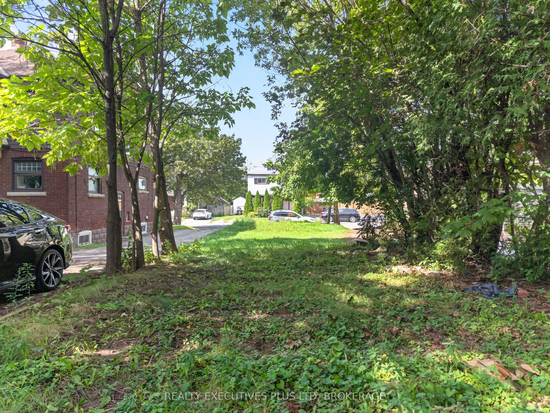 4840 Willmott Street Property Photo 8