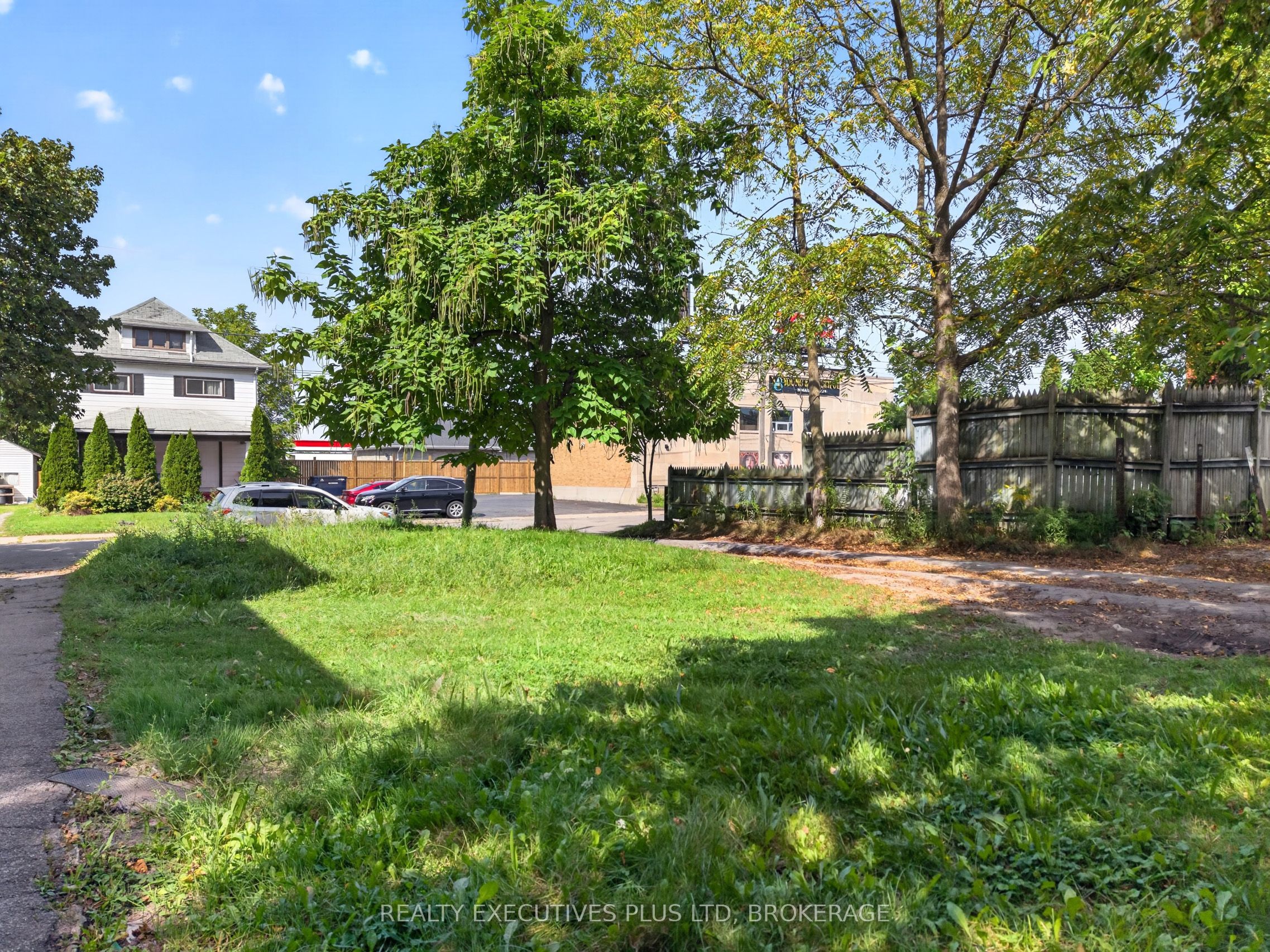 4840 Willmott Street Property Photo 9