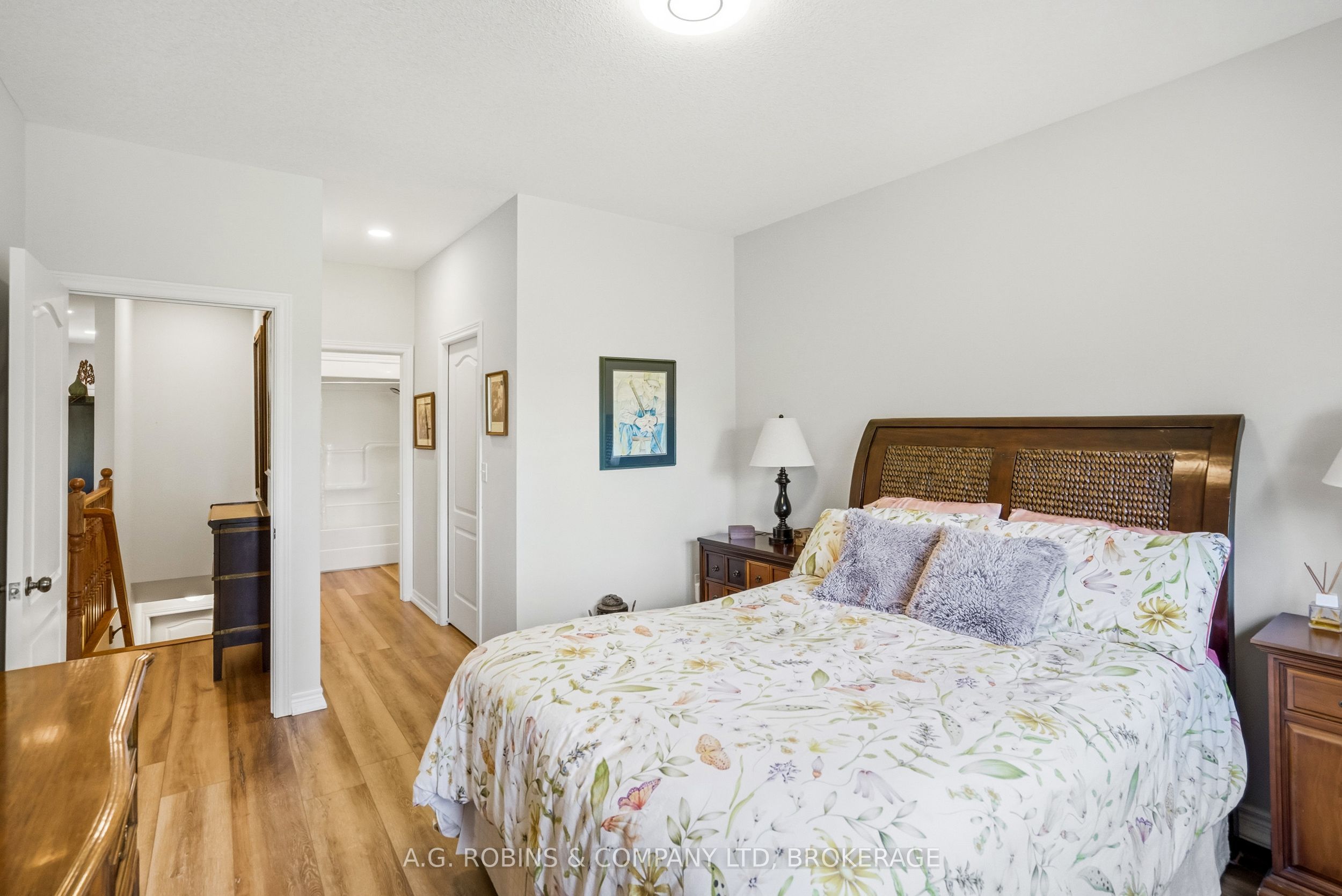 98 Maple Street Property Photo 22
