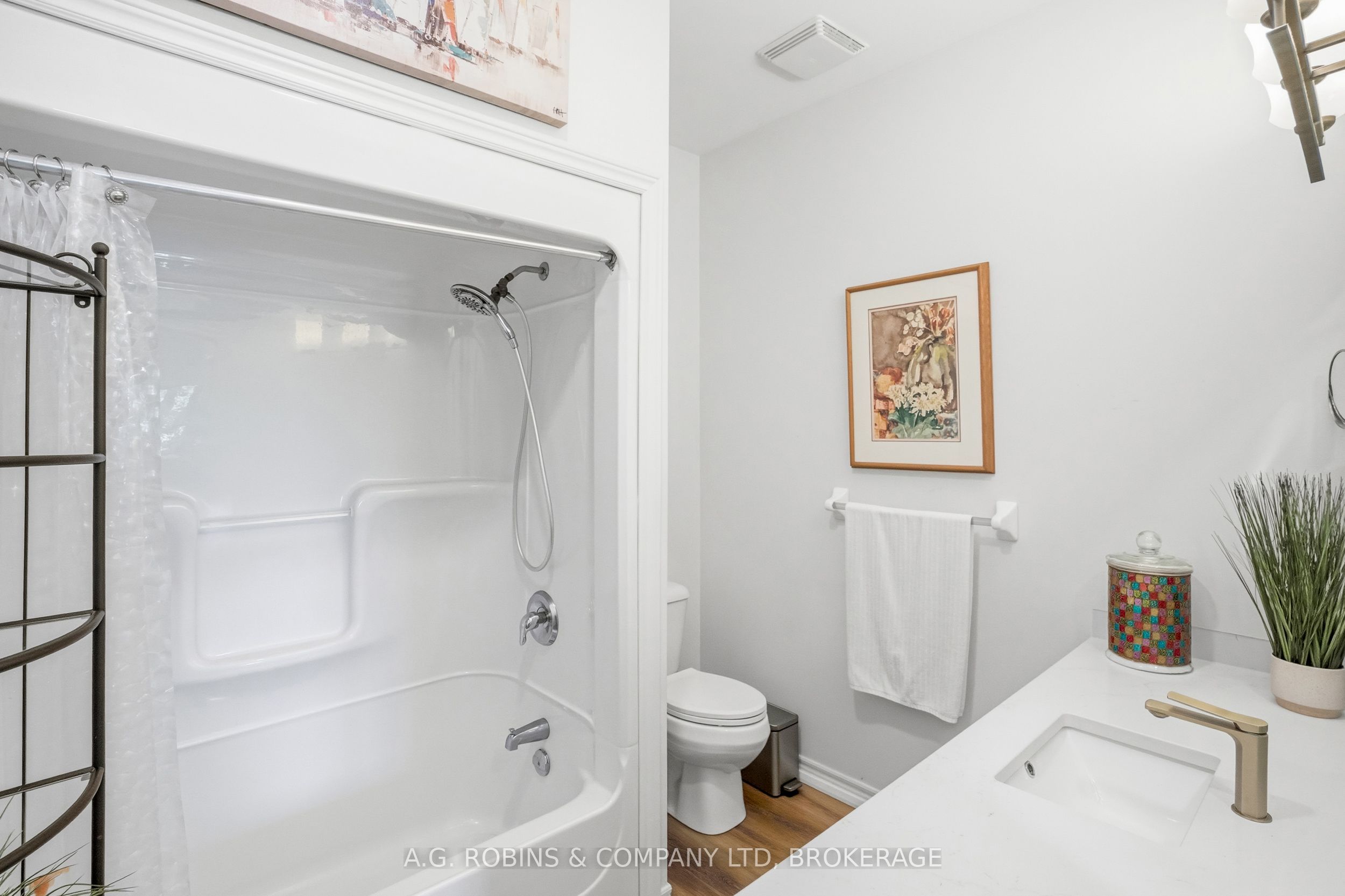 98 Maple Street Property Photo 23