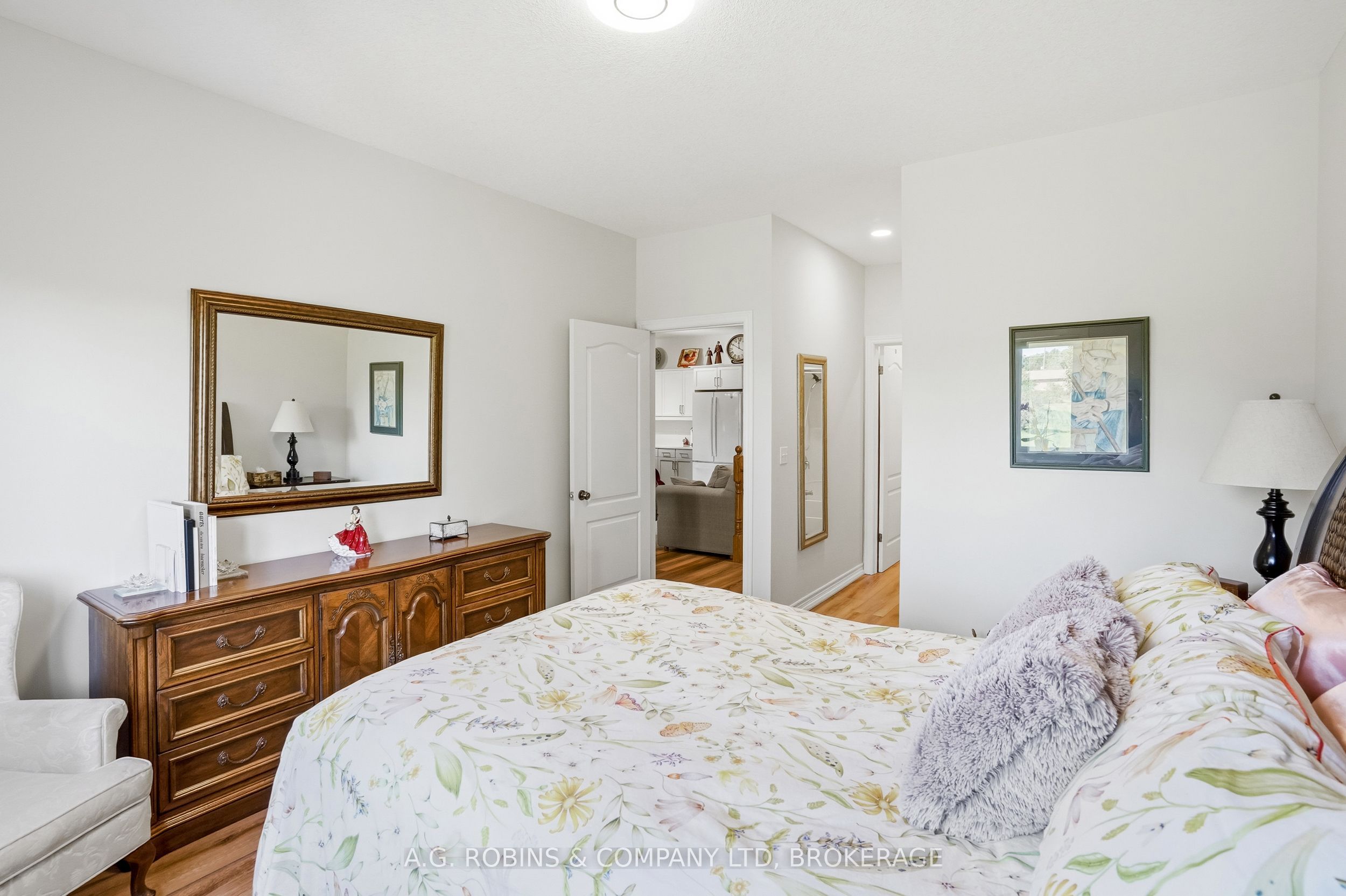 98 Maple Street Property Photo 24