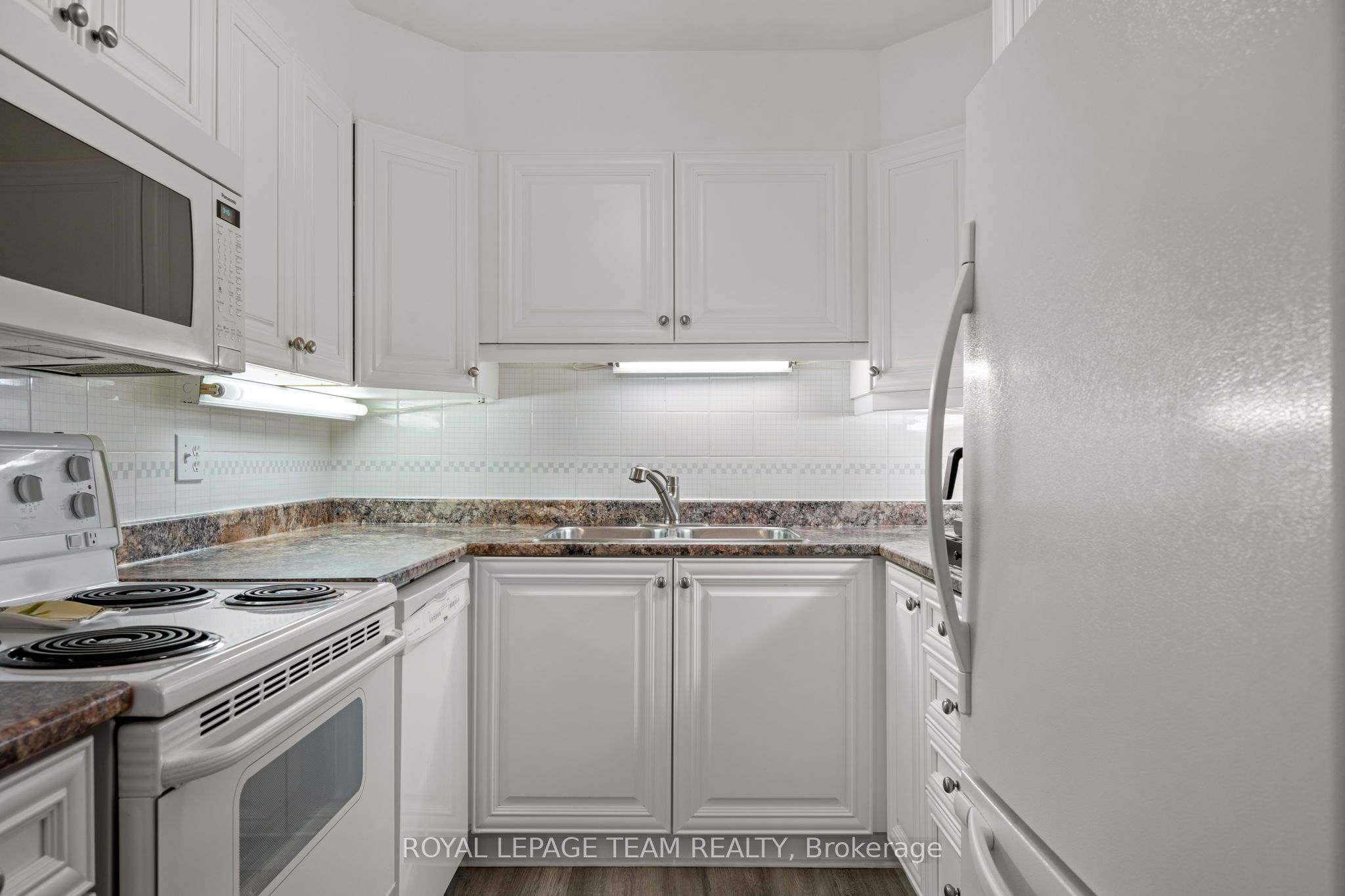 12-2 Stonebank Crescent 12 Property Photo 14