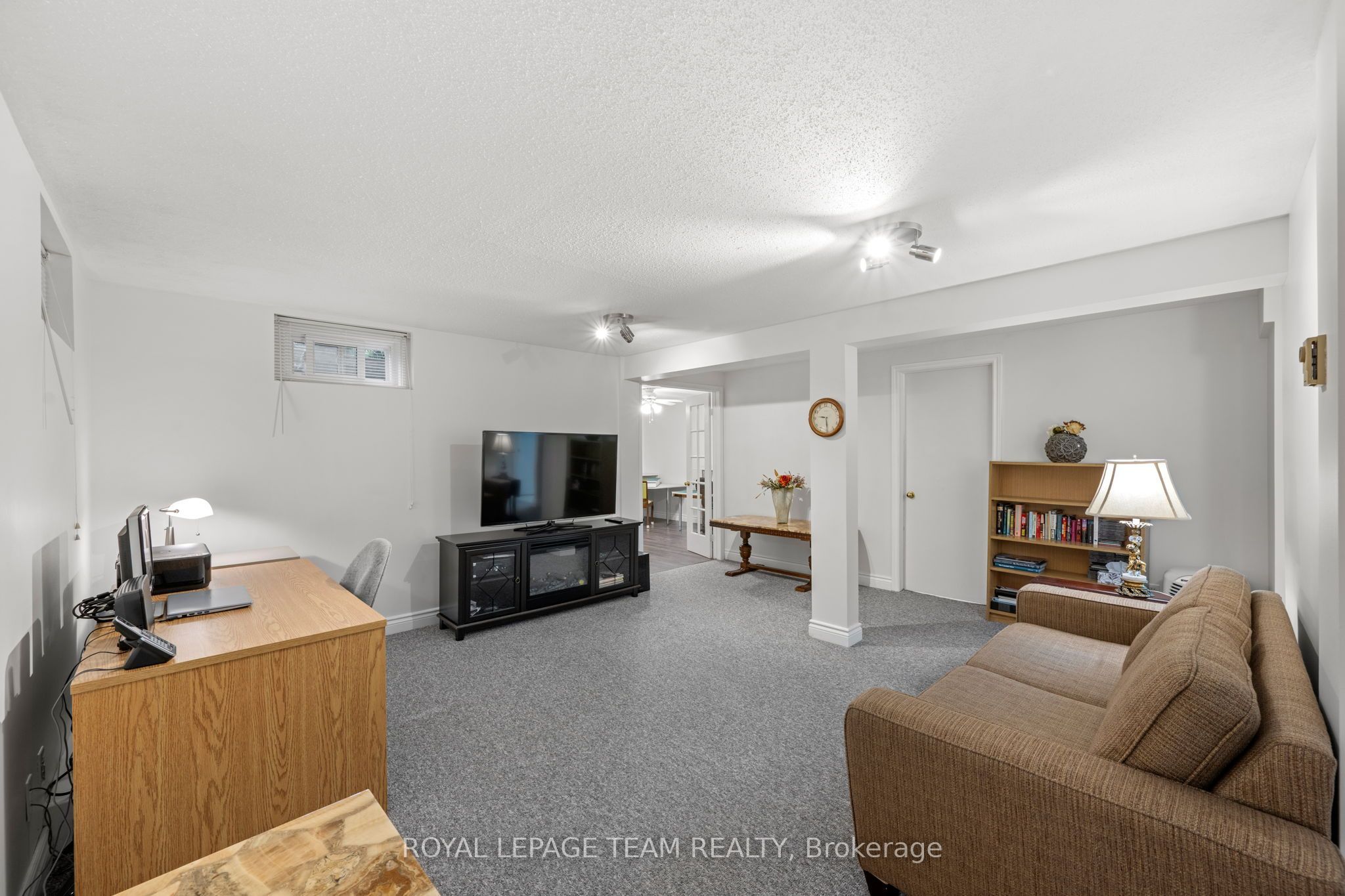 12-2 Stonebank Crescent 12 Property Photo 21