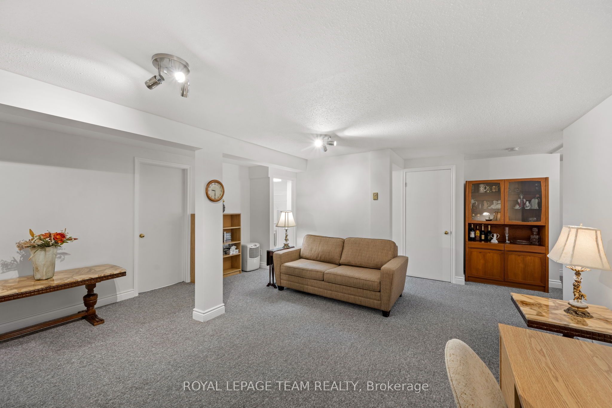 12-2 Stonebank Crescent 12 Property Photo 28