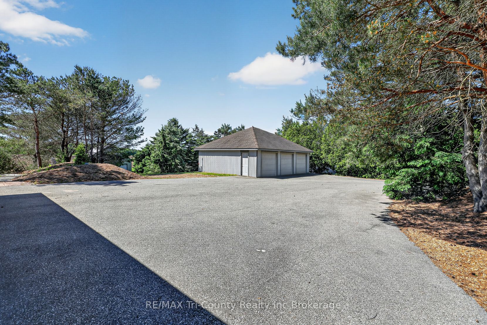 57009 Heritage Line Property Photo 4
