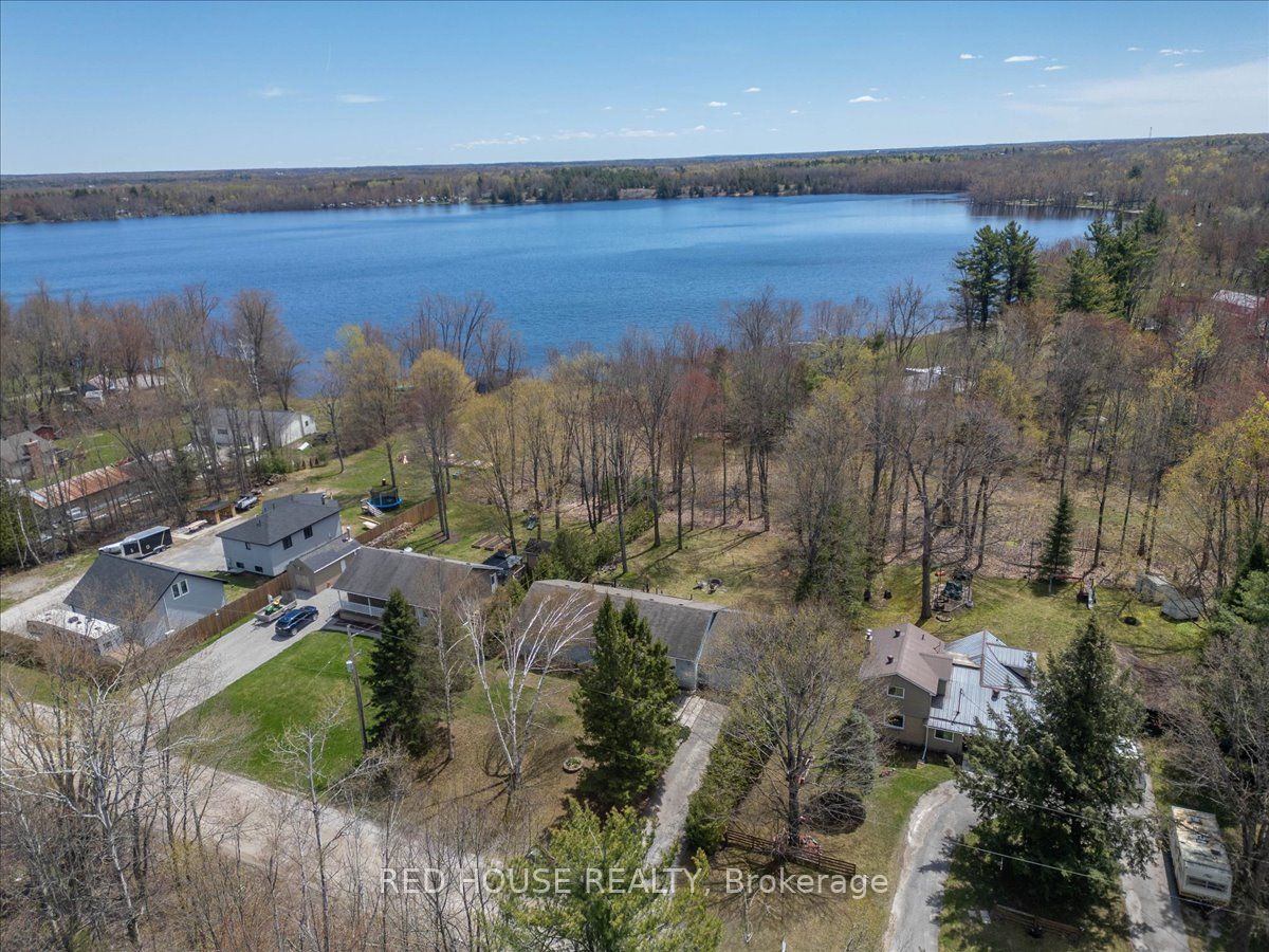 32 Mcleish Drive Property Photo 2