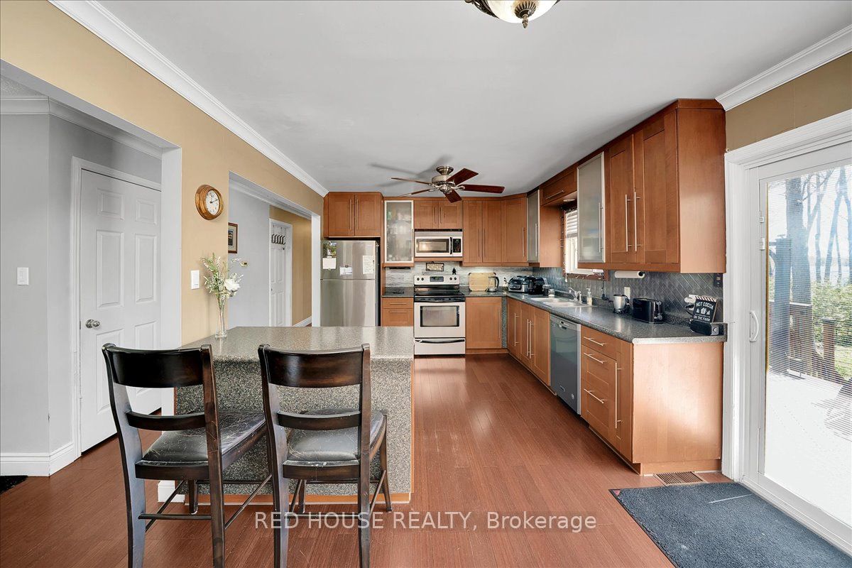 32 Mcleish Drive Property Photo 5