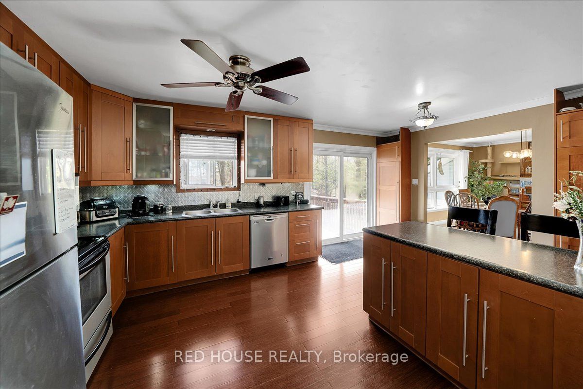 32 Mcleish Drive Property Photo 8