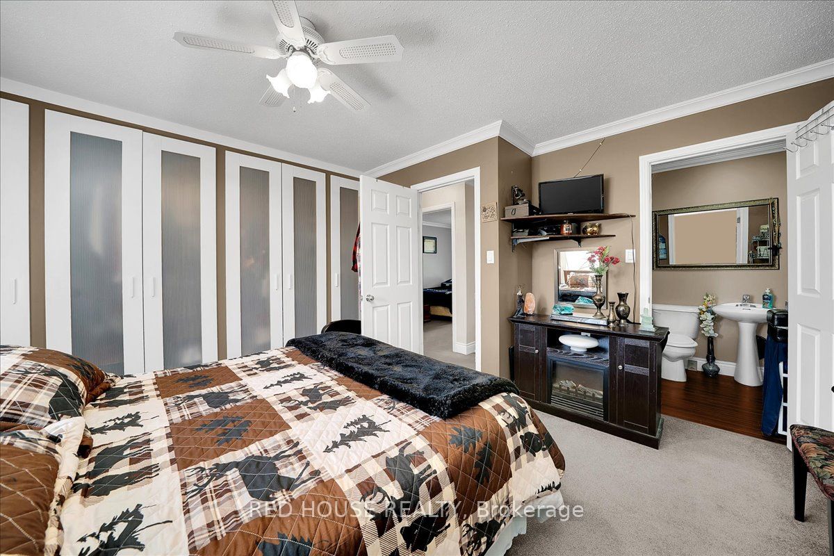 32 Mcleish Drive Property Photo 15