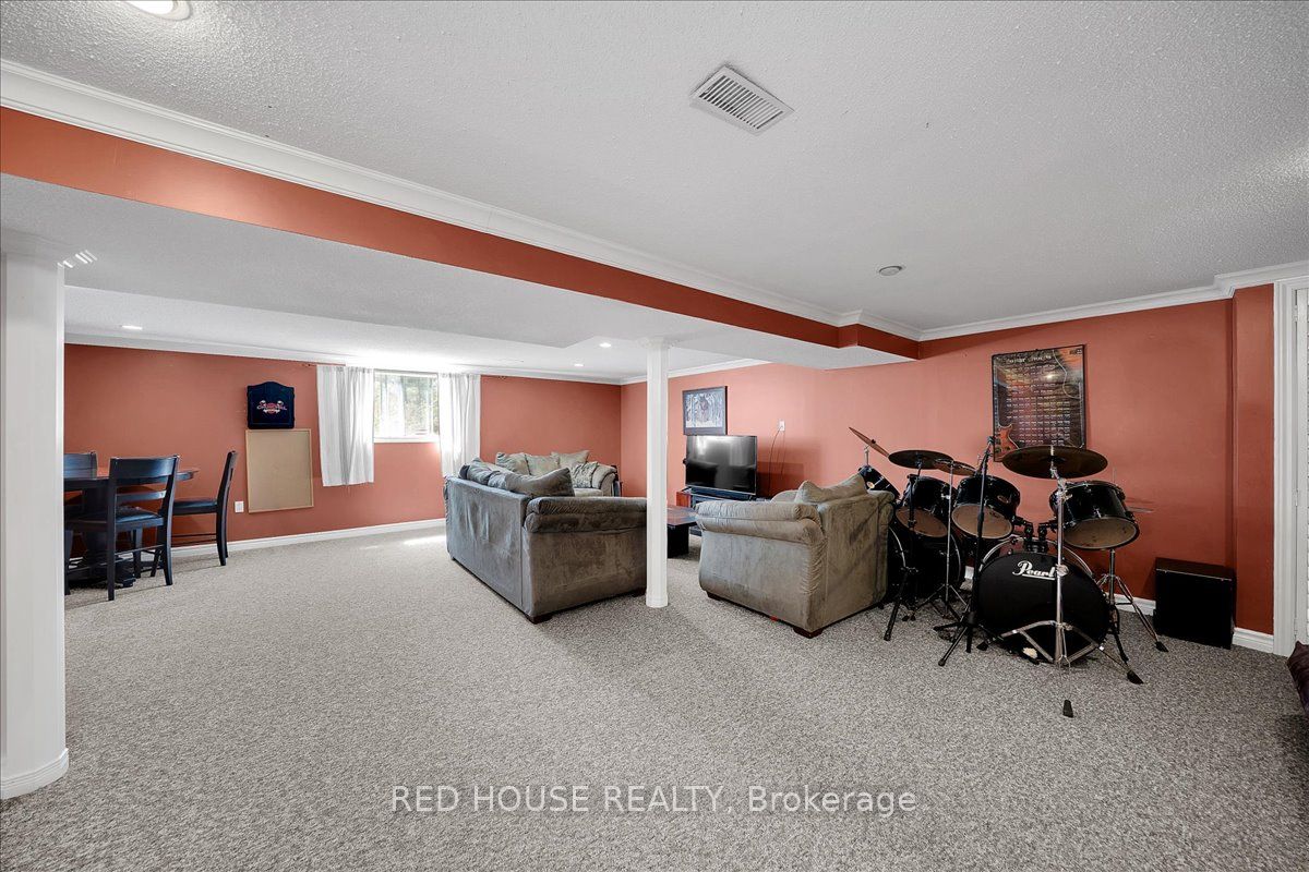 32 Mcleish Drive Property Photo 28