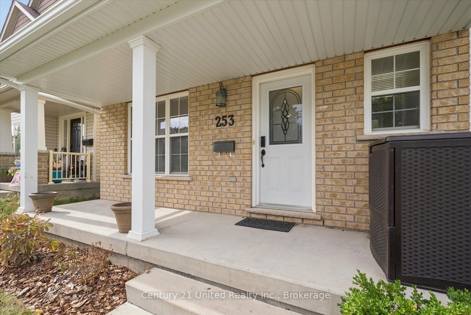 253 Bowen Drive Property Photo 6