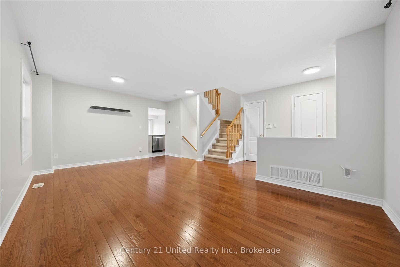 253 Bowen Drive Property Photo 11
