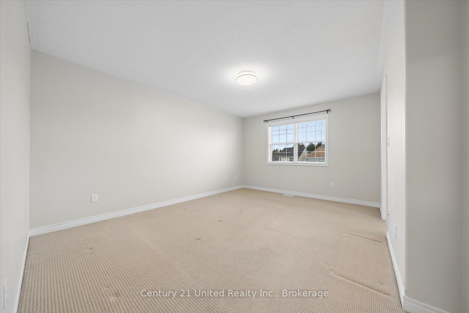 253 Bowen Drive Property Photo 25