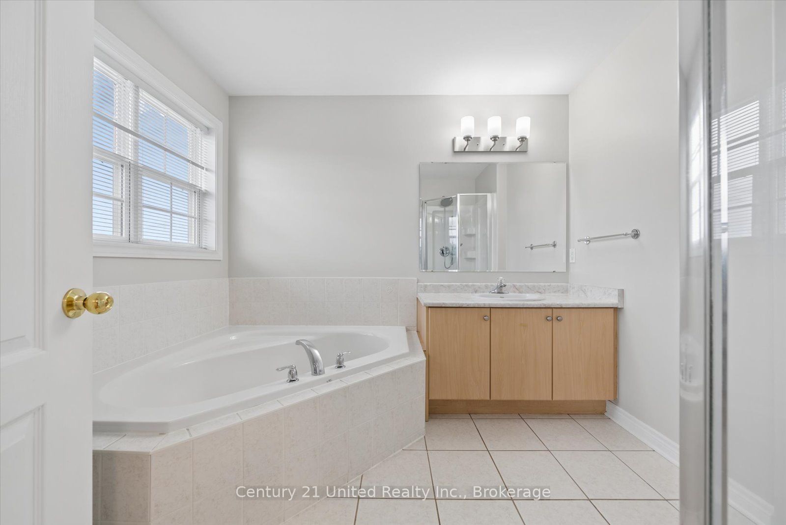 253 Bowen Drive Property Photo 27