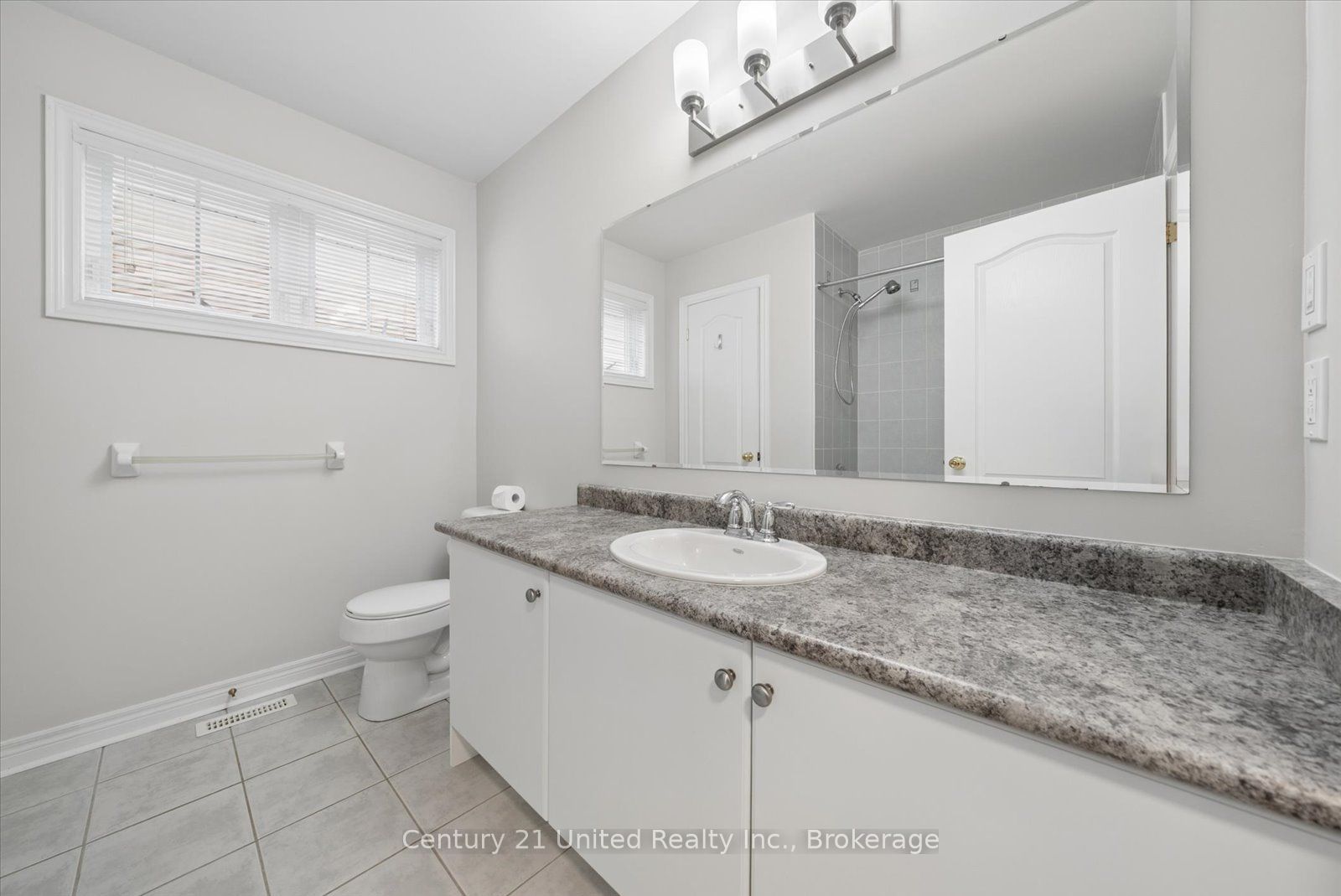 253 Bowen Drive Property Photo 33