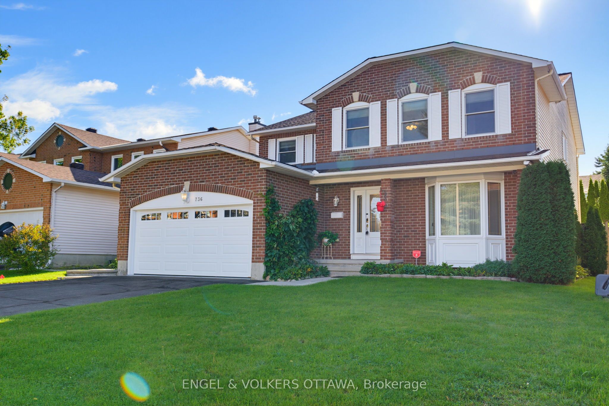 736 Hauteview Crescent