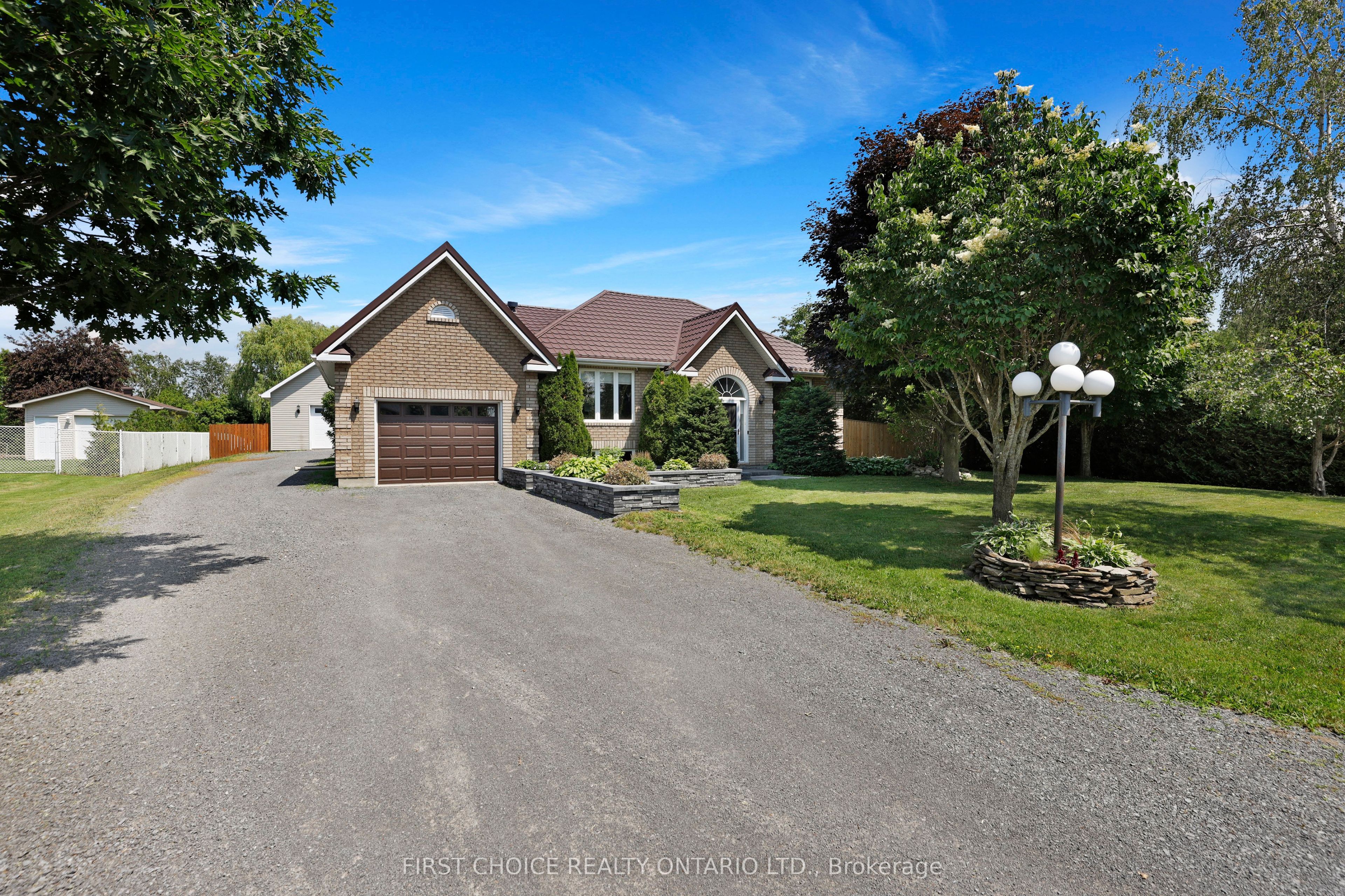 5857 Trudeau Avenue Property Photo 2