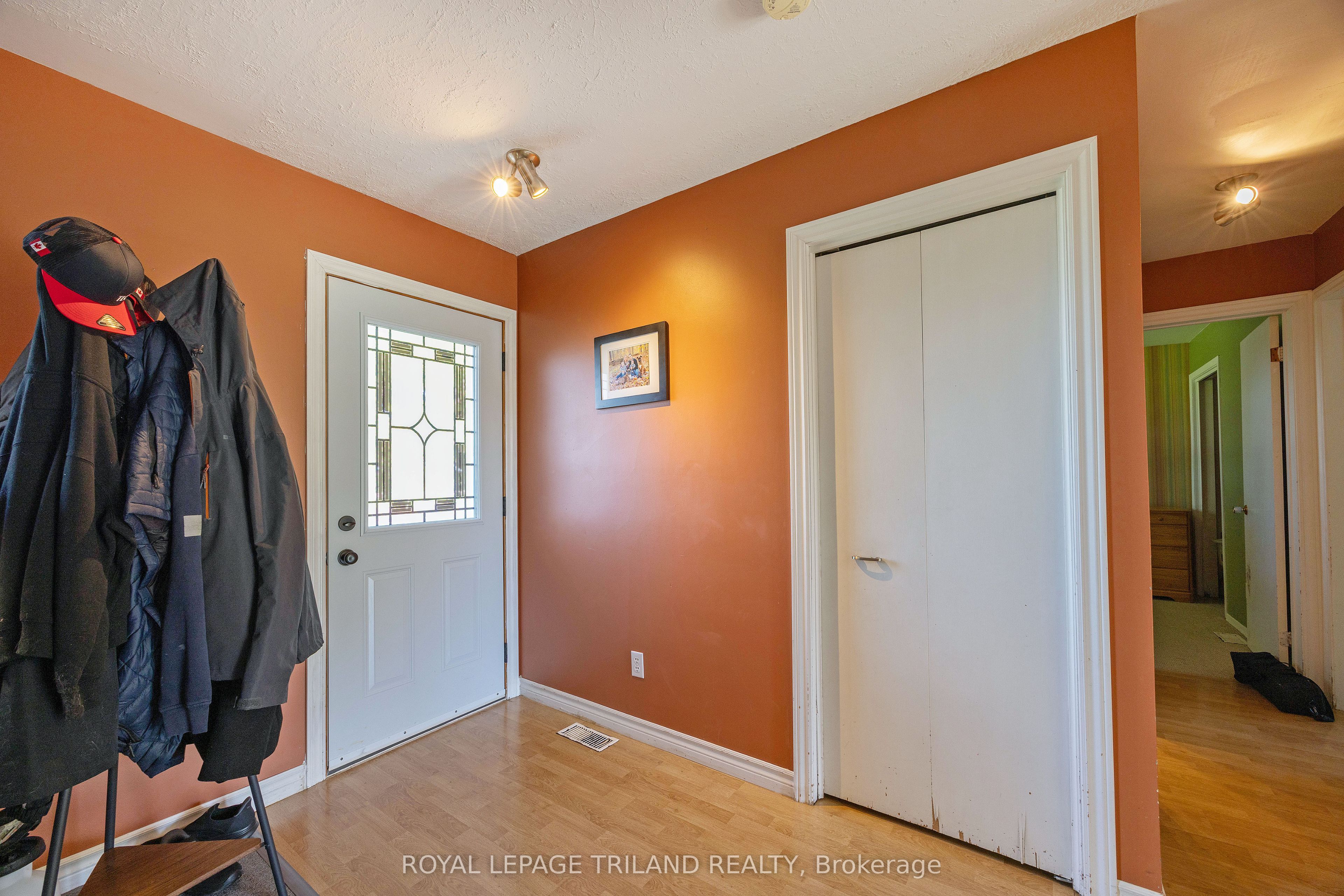 11114 Springwater Road Property Photo 6