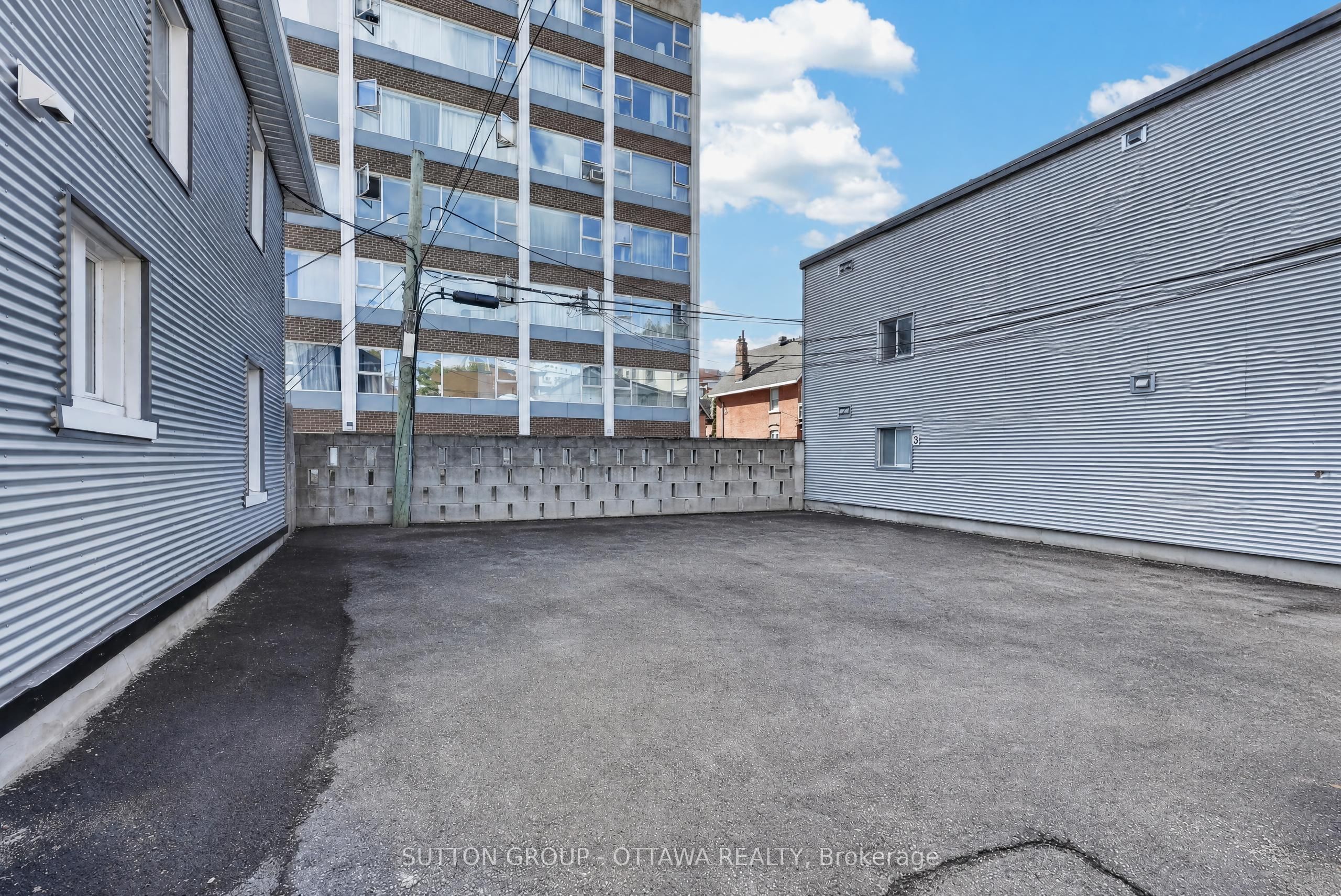438 Lewis Street Property Photo 3