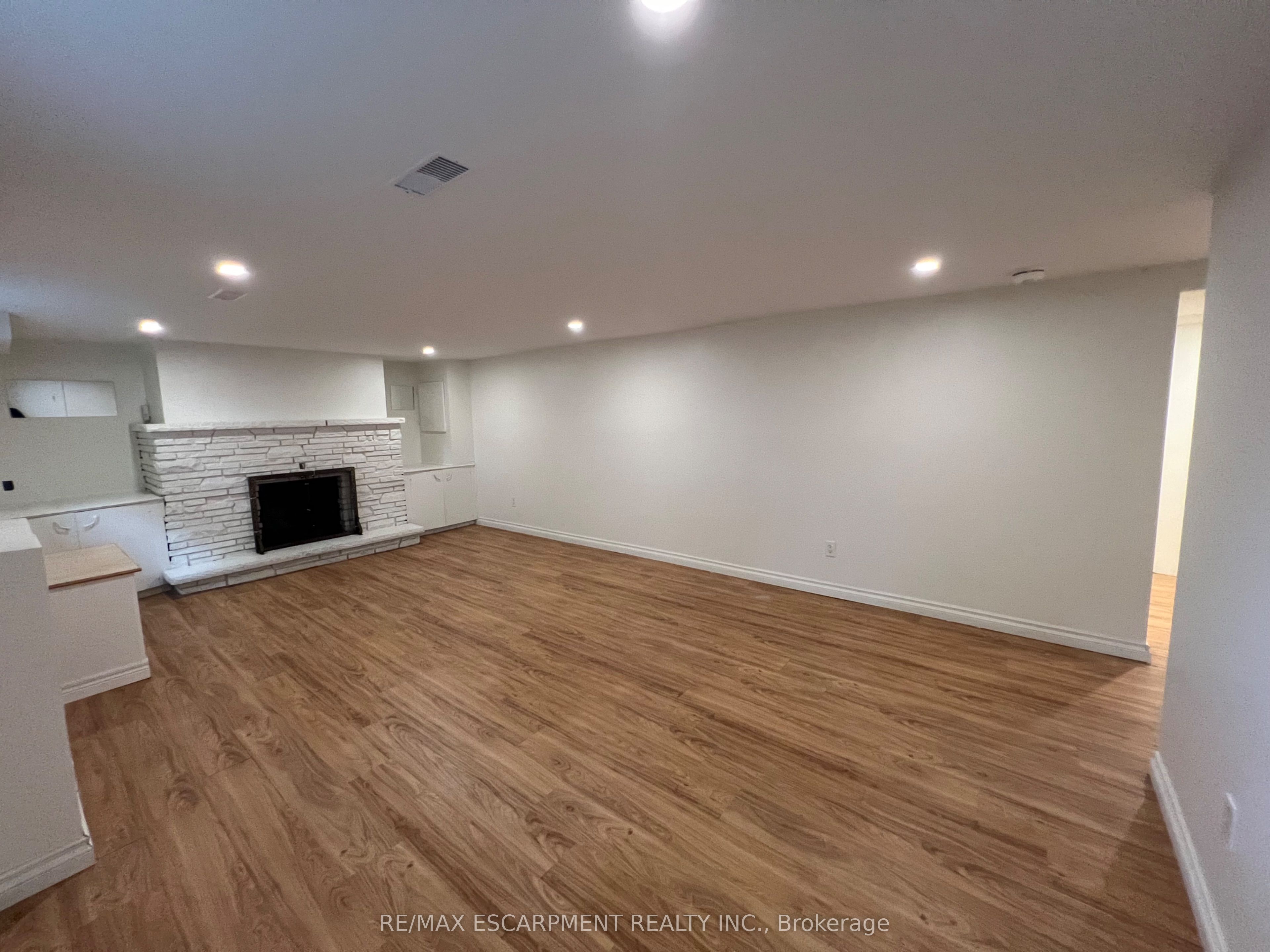 9 Collingwood Street Lower Property Photo 6