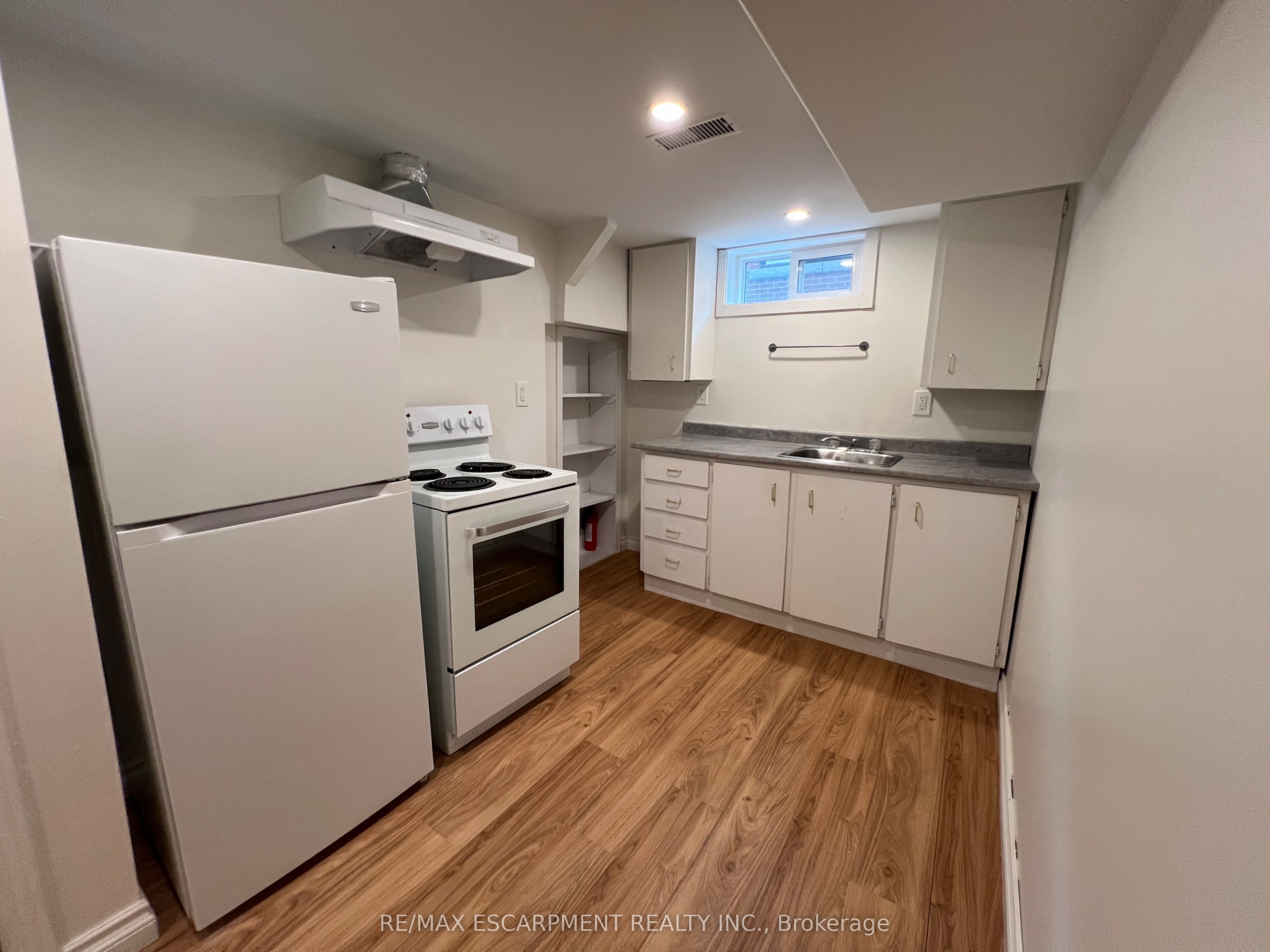 9 Collingwood Street Lower Property Photo 7