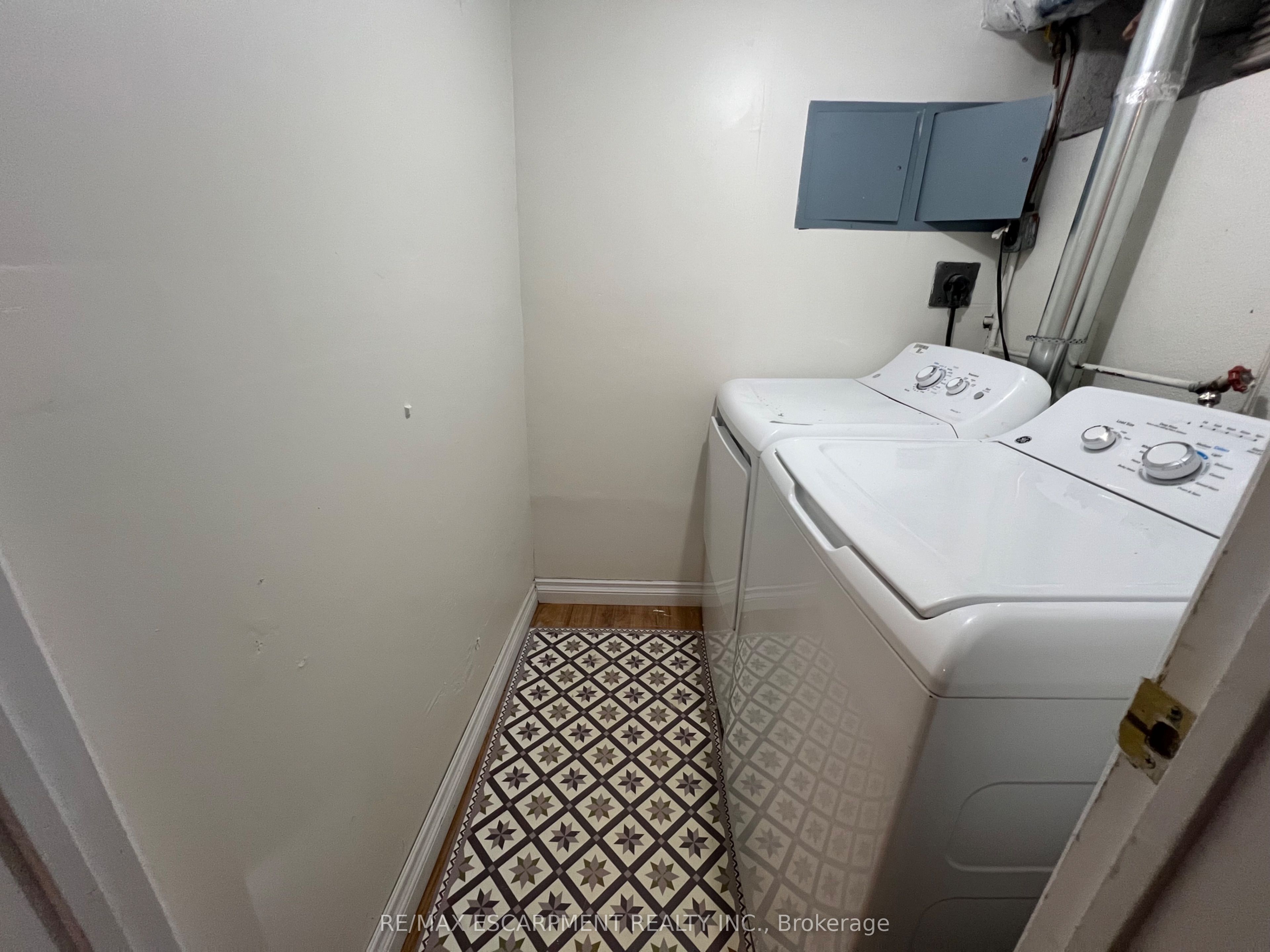 9 Collingwood Street Lower Property Photo 10