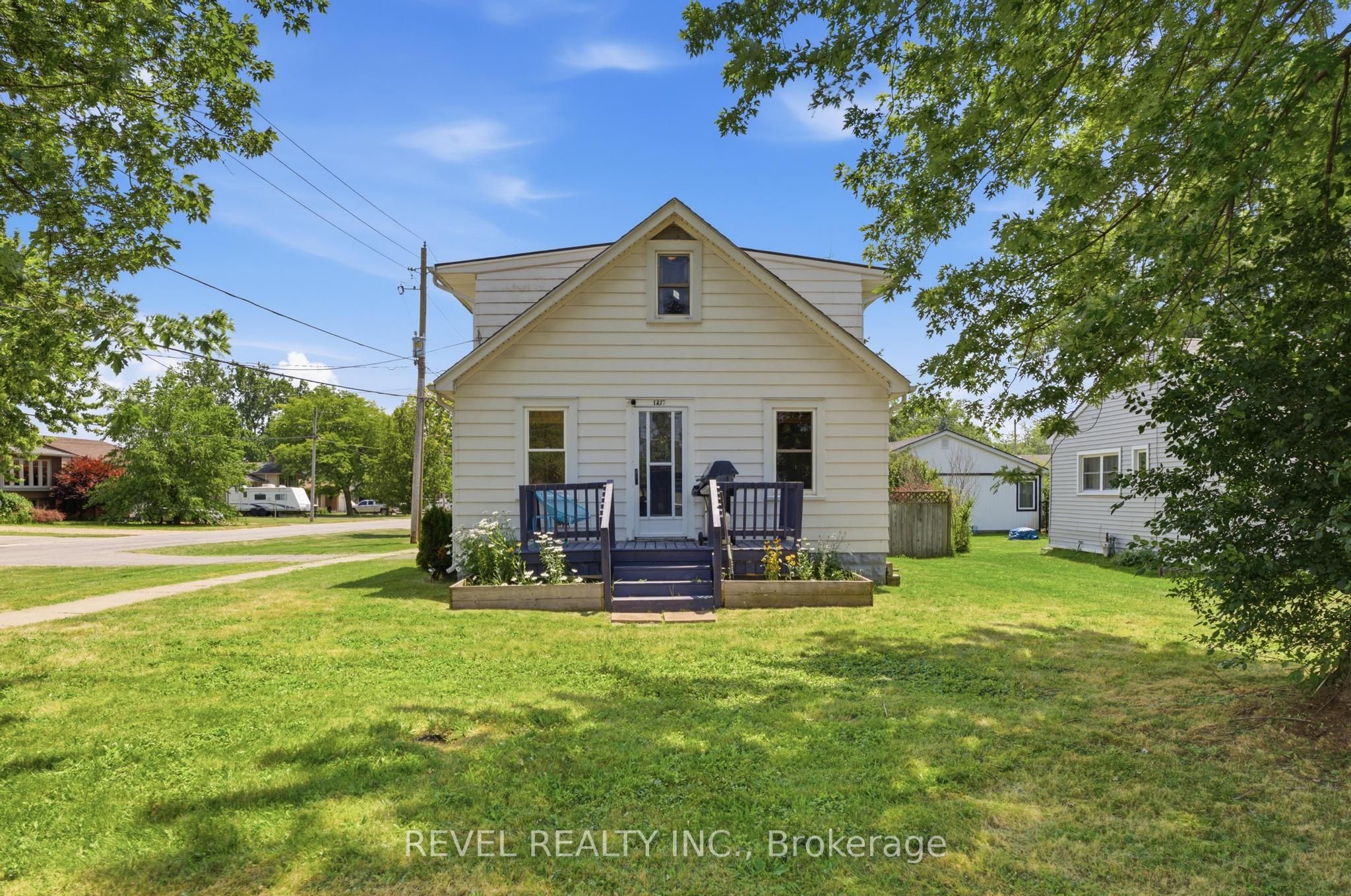 1217 Orchard Avenue Property Photo 1